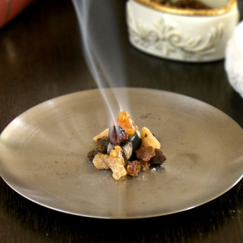 มดยอบ เม็ดมดยอบ เรซิ่น อโรม่า Myrrh Resin Gum Tear แท้ 100% จากประเทศโซมาเลีย Somalia กลิ่นหอมหวาน ลดเครียด มีสมาธิ รักษาโรคทางระบบทางเดินอาหาร ลดการอักเสบ เสริมสร้างเซลและภูมิคุ้มกัน ลดริ้วรอย เพิ่มความชุ่มชื้นผิว 100 g.