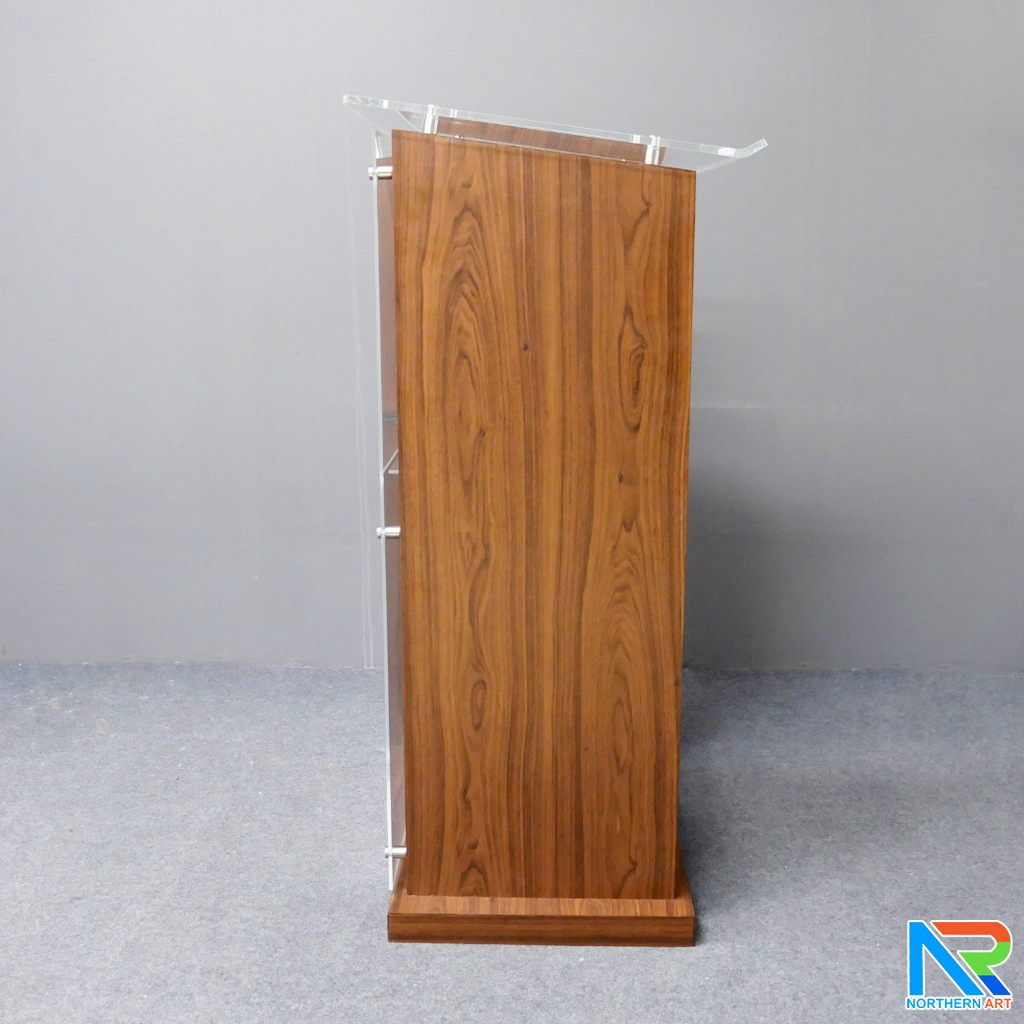 โพเดียมไม้ TOPอะคริลิคใส ปิดผิวลามิเนตลายไม้ สี WALNUT ขนาด (W)70 x (D)54 x (H)119 cm. พร้อมชั้นวางของอะคริลิคใส