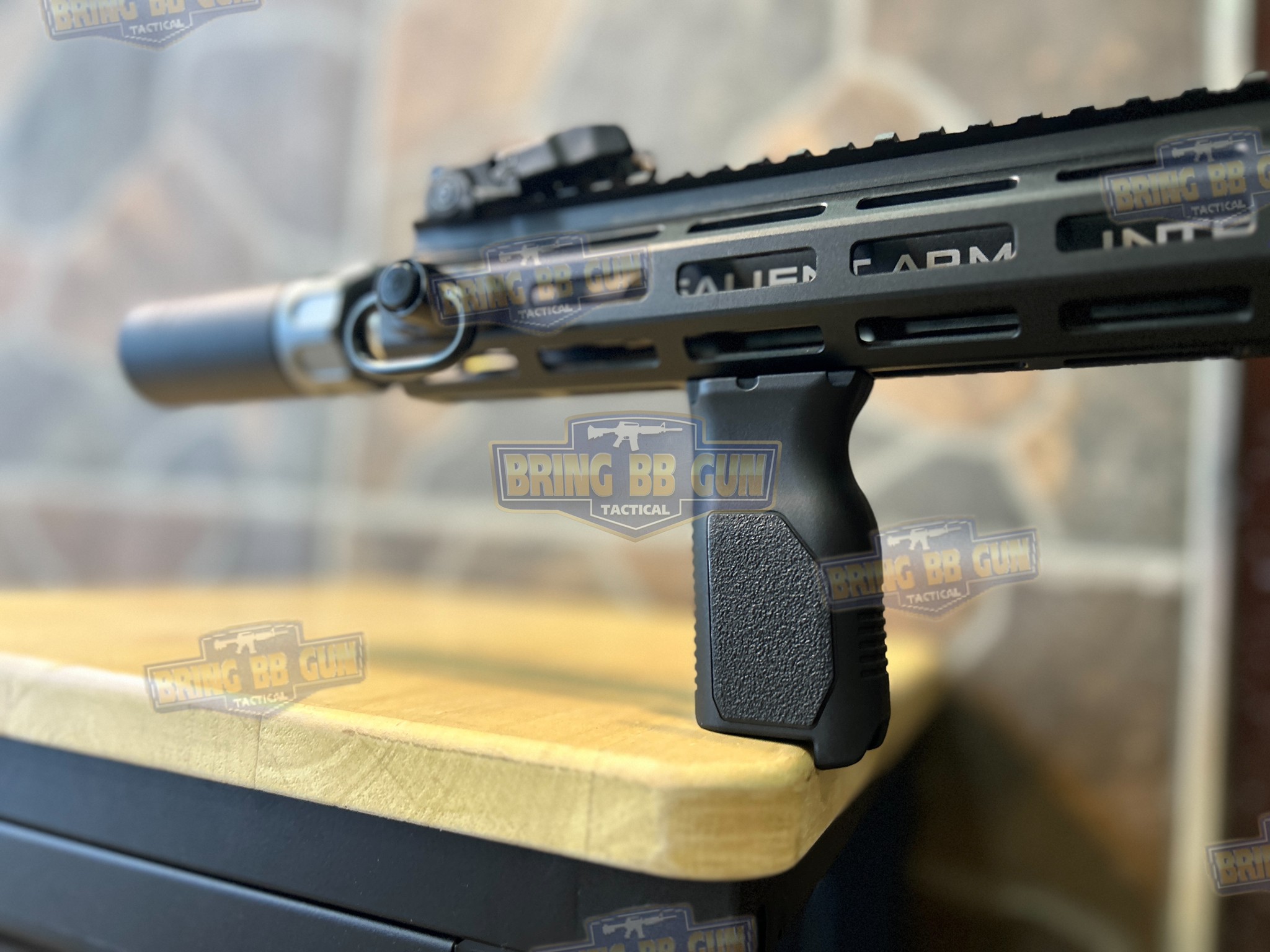 กริ๊ปมือหน้า STRIKE AVG (รุ่นยาว) (ใช้ได้กับชุดหน้าระบบราง M-Lok และ ระบบราง Keymod เท่านั้น)