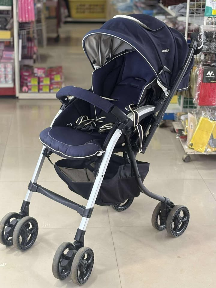 [ สินค้าฝากขาย ] รถเข็นเด็ก Combi Diaclasse Auto4cas