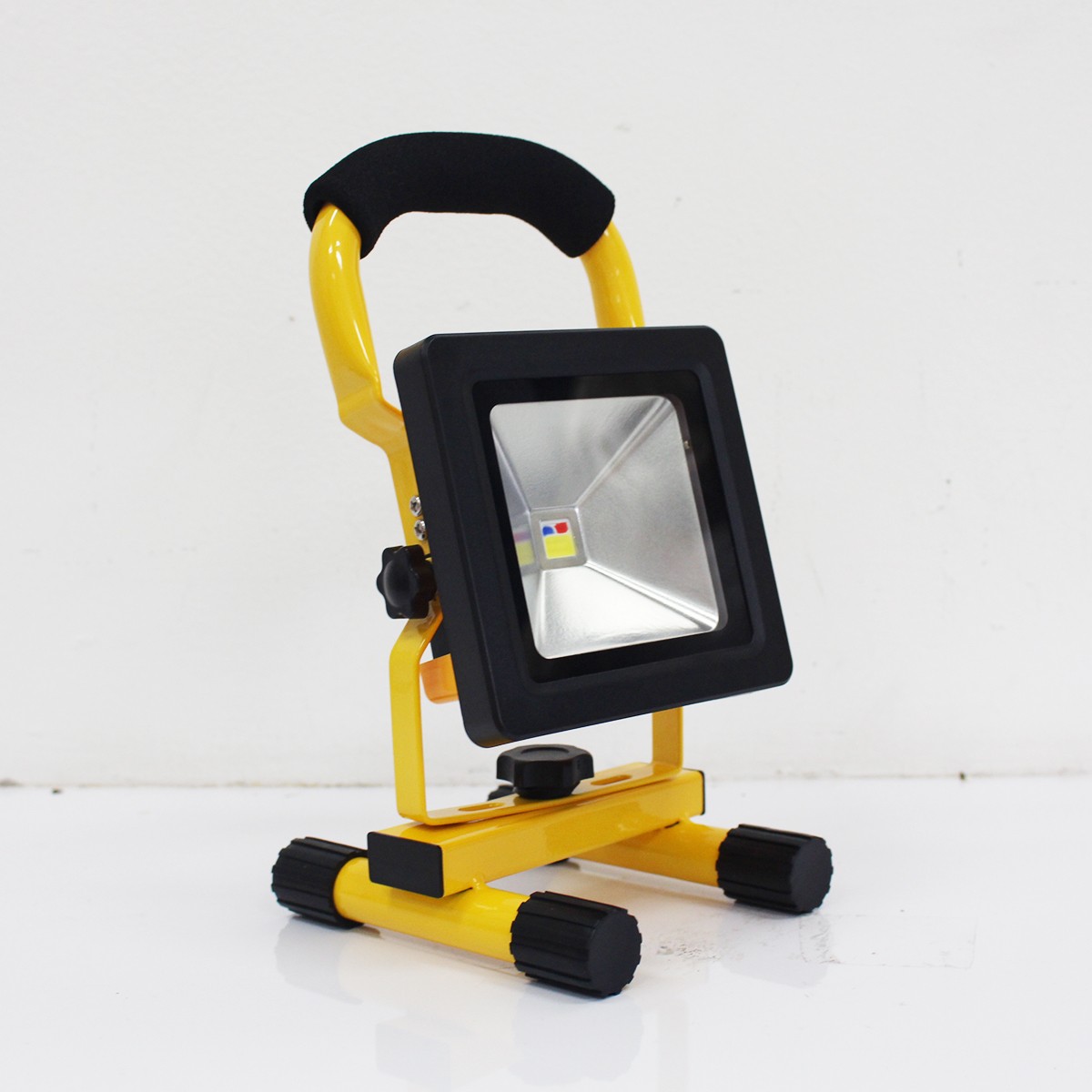 IWC-SPL-CHARGE-TGD-005-10W-WH+RED&BLUE ชาร์ตแบตได้ รุ่นนี้ มีไฟกระพริบแสงน้ำเงิน&แดง