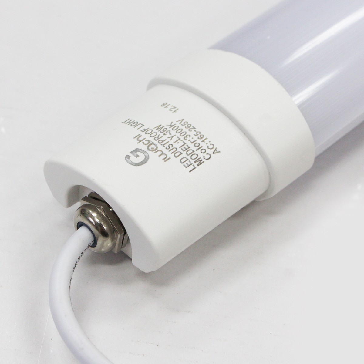 หลอดไฟ Linear (กันน้ำ) IWC-LINEAR-LIGHT-36W มีแสงขาวและวอร์มไวท์