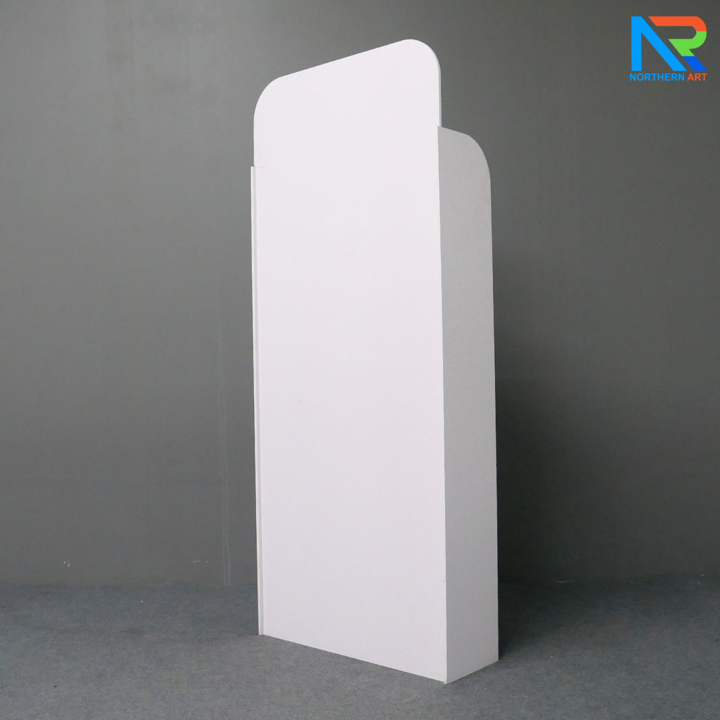 ชั้นวางสินค้าพลาสวูด 4 ชั้น ขนาด (W)60 x (D)20 x (H)140 ซม. พร้อมงานพิมพ์สติ๊กเกอร์ พลาสวูดหนา 8 มม.