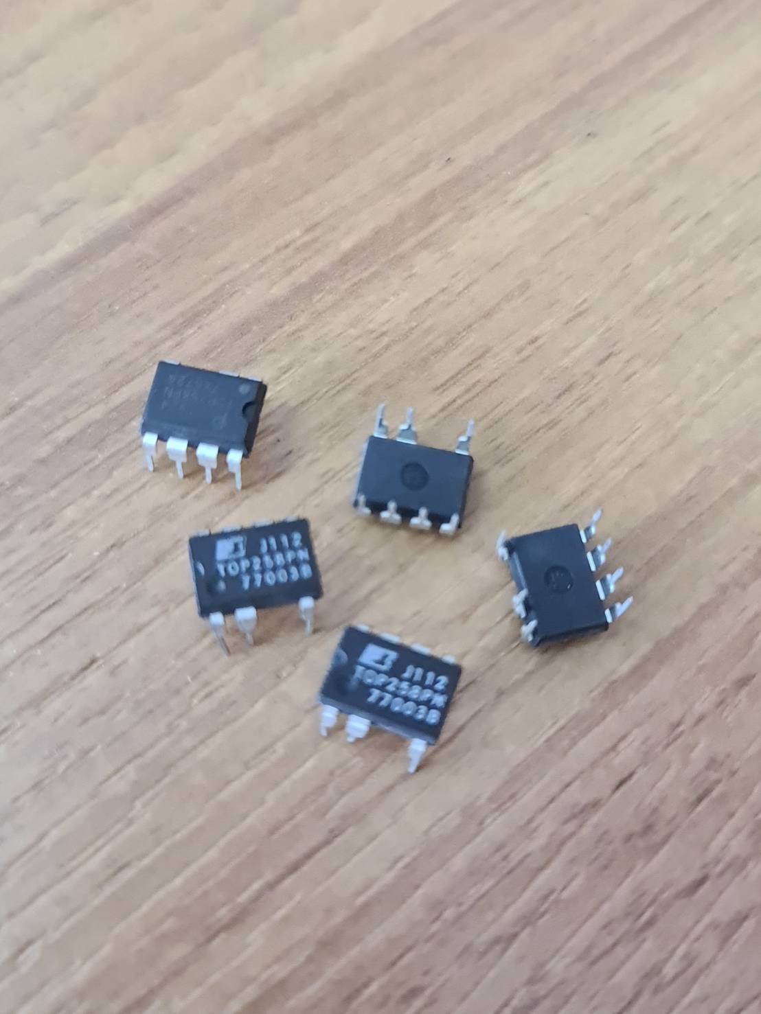 0000296 IC TOP258PN TOP258 ไอซี จอแอลซีดีพลังงานทั่วไปชิปDIP-7 TOP258 TOP258PN