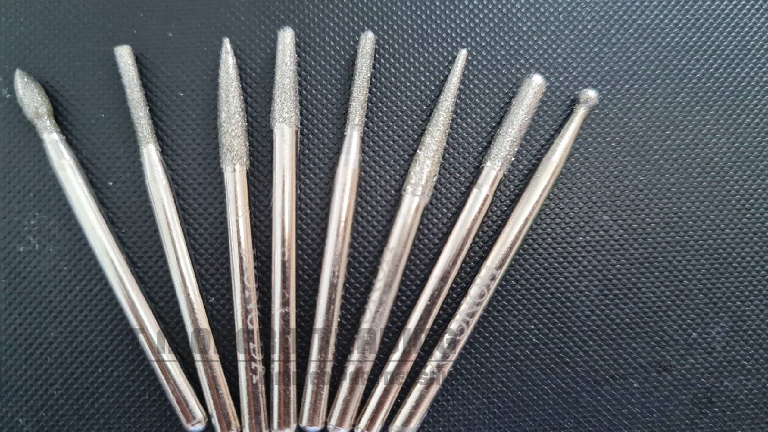 ดอกเจียรเพชรแกน 3 มิล หัวเจียร หัวขัดเพชร ใช้ขัดเจียรตกแต่งงาน โลหะ หิน พลอย ขนาดแกนจับ 3 มิล. (30 ชิ้นต่อชุด)