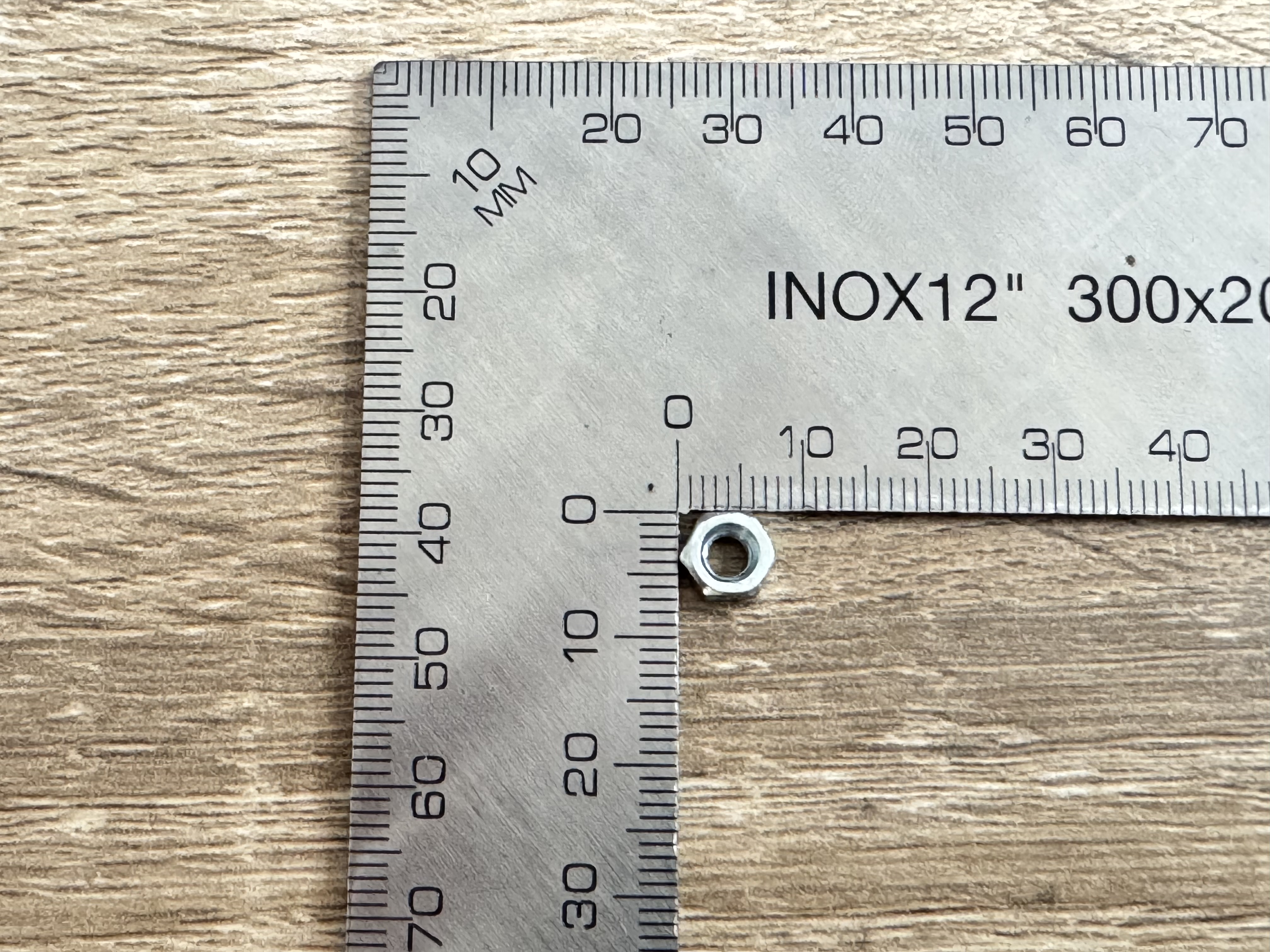 น็อตเหล็ก M4 (Steel Nut)