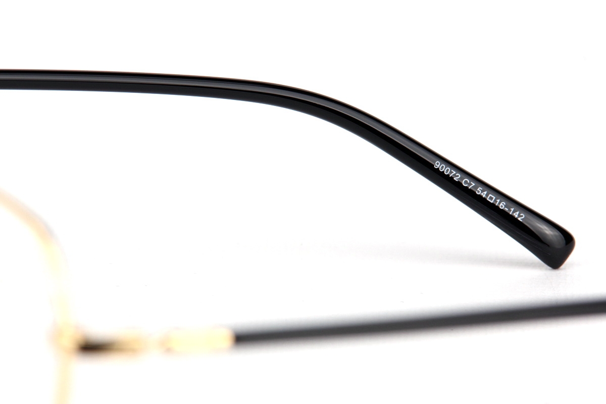 กรอบแว่นสายตา Weekend 90072 C7 Gold