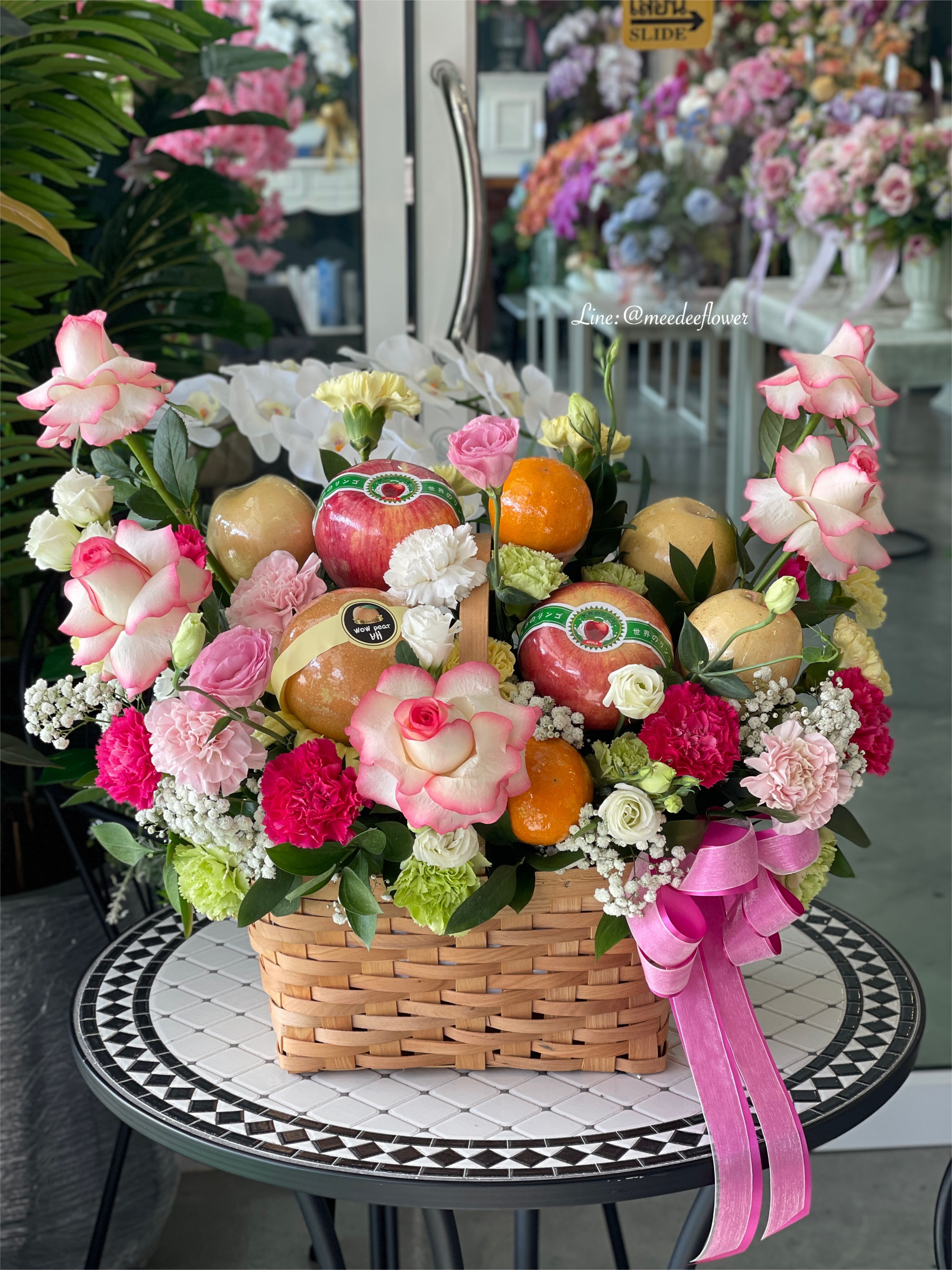 กระเช้าผลไม้ delivery กระเช้าผลไม้ดอกไม้ กระเช้าผลไม้นอกนำเข้า กระเช้าผลไม้ premuim