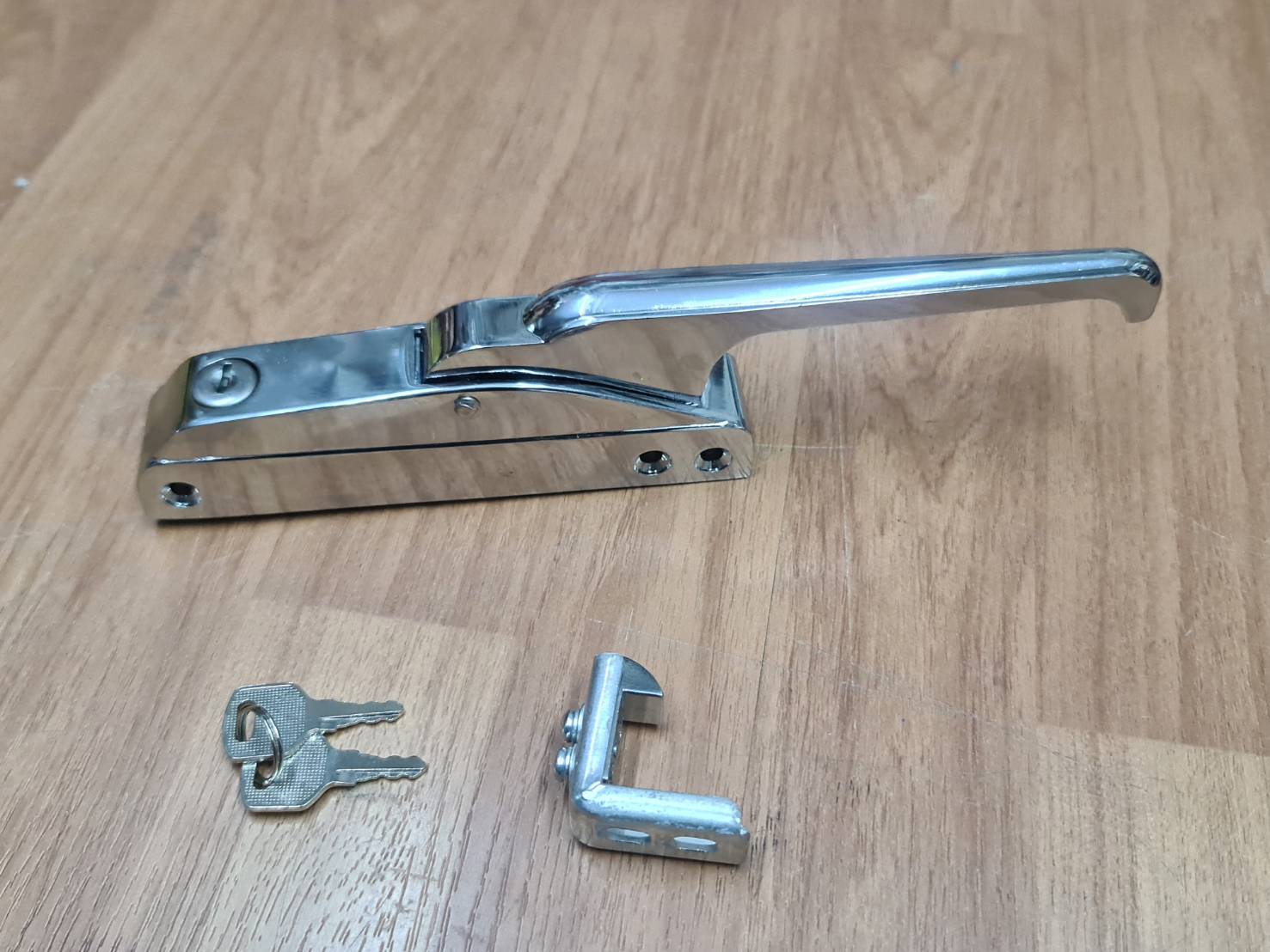 0000904 ด้ามจับ มือจับ ประตูตู้แช่ YL-1200 สลักประตู เปิดประตูตู้แช่