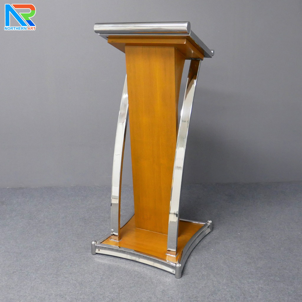 โพเดียมไม้สีสัก ตกแต่งสแตนเลส เกรด304 ขนาด (W) 47 x (D) 44 x (H)120 cm.