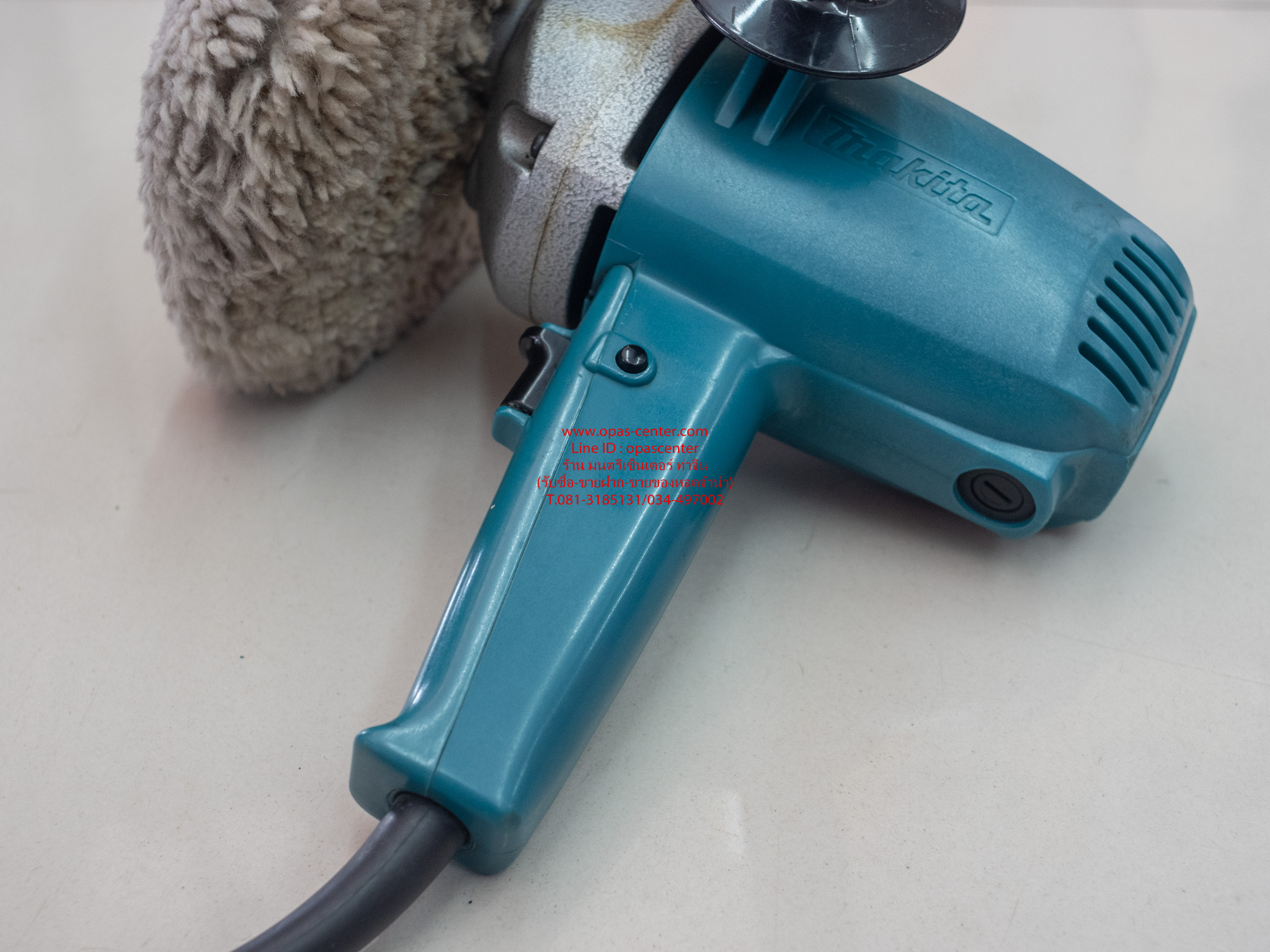 **ขายแล้ว**เครื่องขัดเงา MAKITA 9218BL 180mm 860W รอบช้า ของแท้ สภาพใหม่ พร้อมผ้าขัด