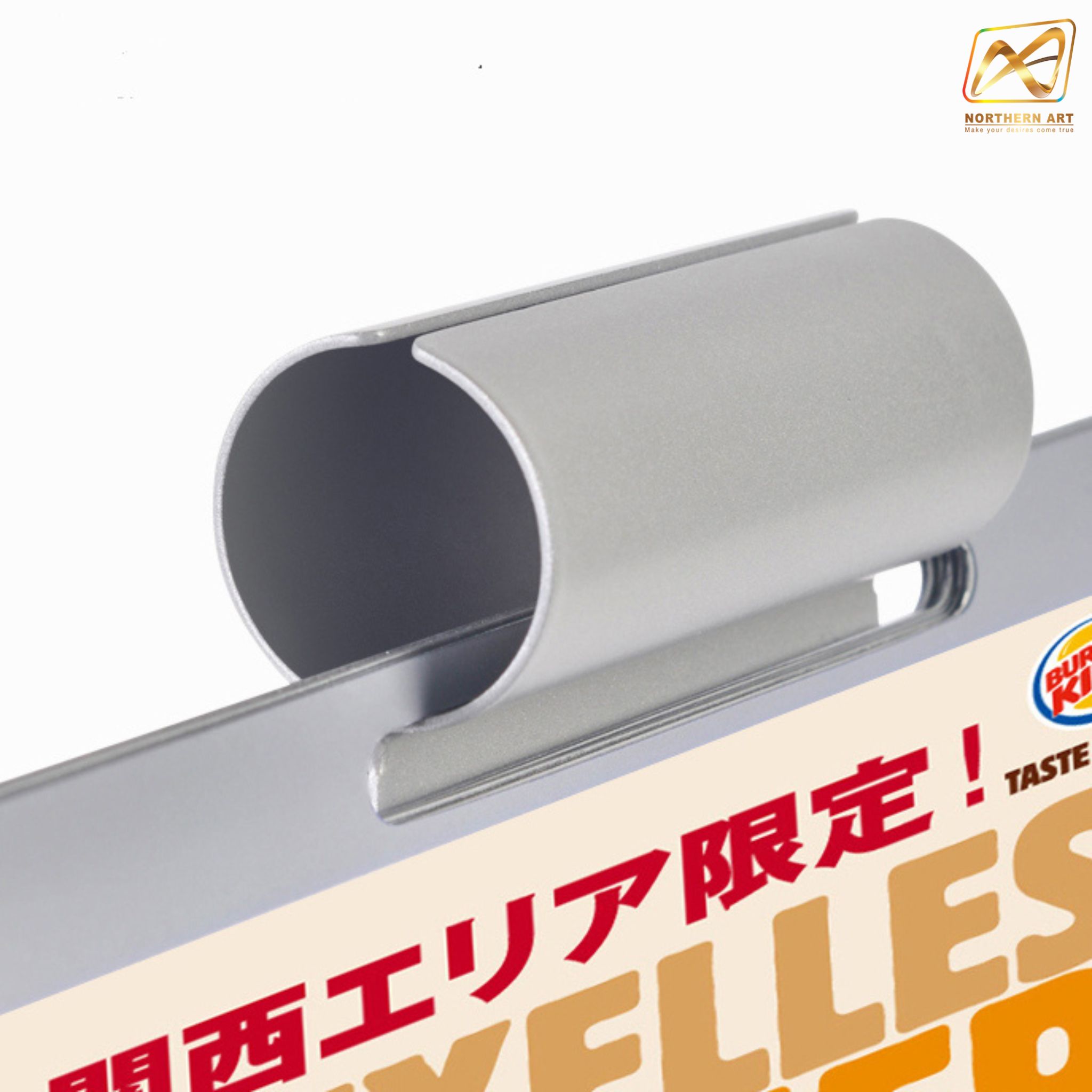 เมนูตั้งโต๊ะ รุ่น D9 วัสดุเหล็ก สีเงินและสีดำ ขนาด A5และA4 พร้อมซองพลาสติก 6 ซอง สอดงานพิมพ์ด้านข้าง โชว์งานพิมพ์ได้ 2 หน้า