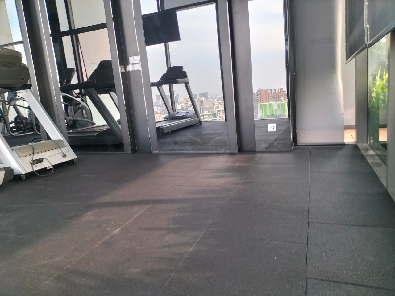 แผ่นปูพื้น แผ่นรองพื้น แผ่นปูพื้นกันกระแทก