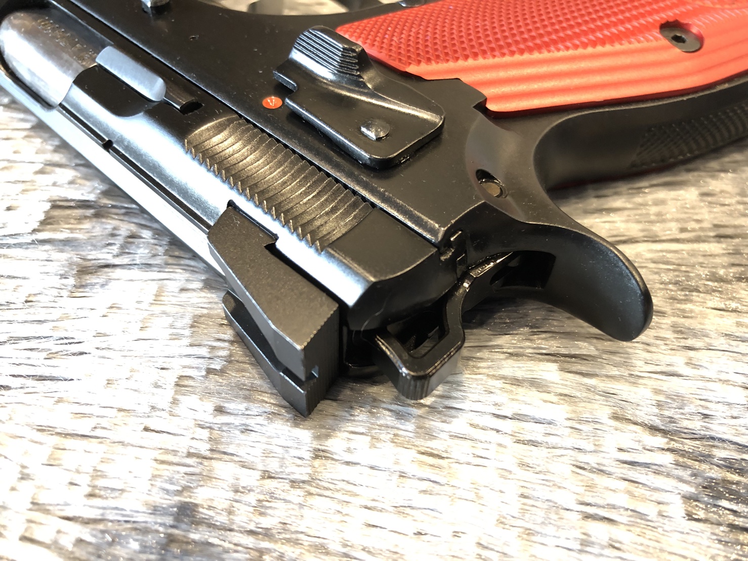 [ปืนฝากขายมือสอง] CZ Shadow 1 SP01 ขนาด9มม ประกับแดงแรงบรรเทิงแน่นอน ไกดี ระบบดี เกลียวคมกริ่ป สภาพดี น้ำมันถึง ดูแลถึง จบ!!