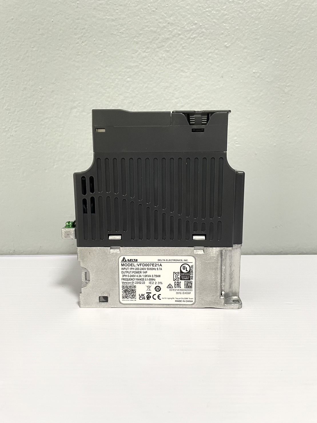 Delta Inverter VFD007E21A 1HP 0.75kW Input 220V 1-Phase Output 220V 3-Phase