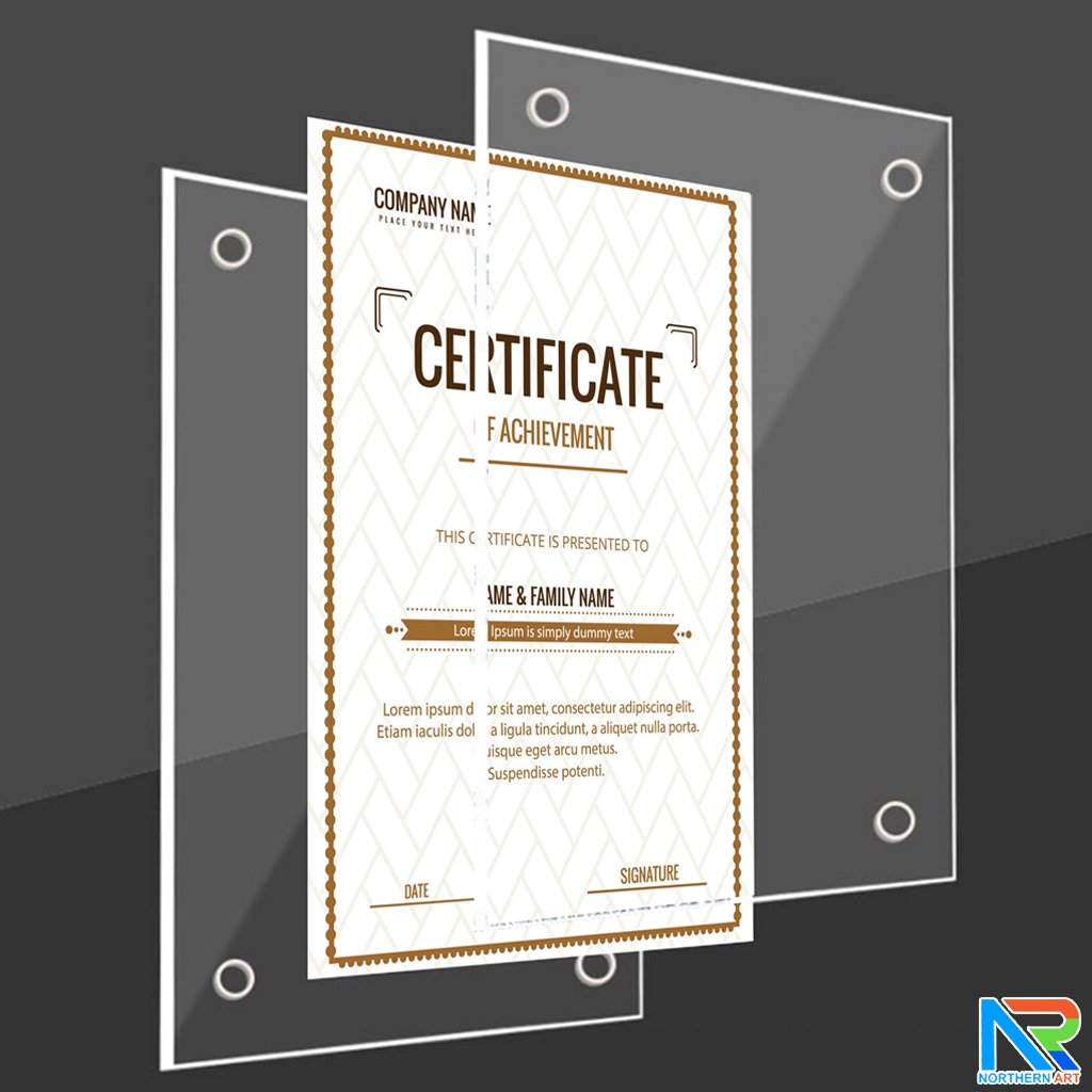 กรอบรูป อะคริลิคใสติดผนัง อะคริลิคสองแผ่นประกบกันยึดแน่นด้วยหมุดทั้ง 4 มุม รูปภาพใส่ตรงกลางระหว่างอะคริลิค ติดตั้งง่าย