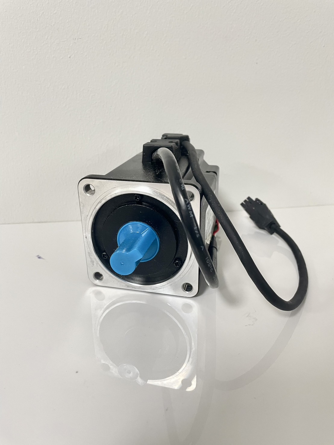 Delta AC Servo Motor ECMA-C10804R7 400W (without brake)