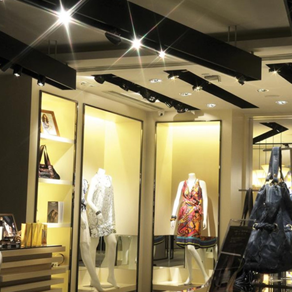 ไฮพาวเวอร์ FSL-MR16-5W-AC180-265V แสงขาวและแสงวอร์มไวท์