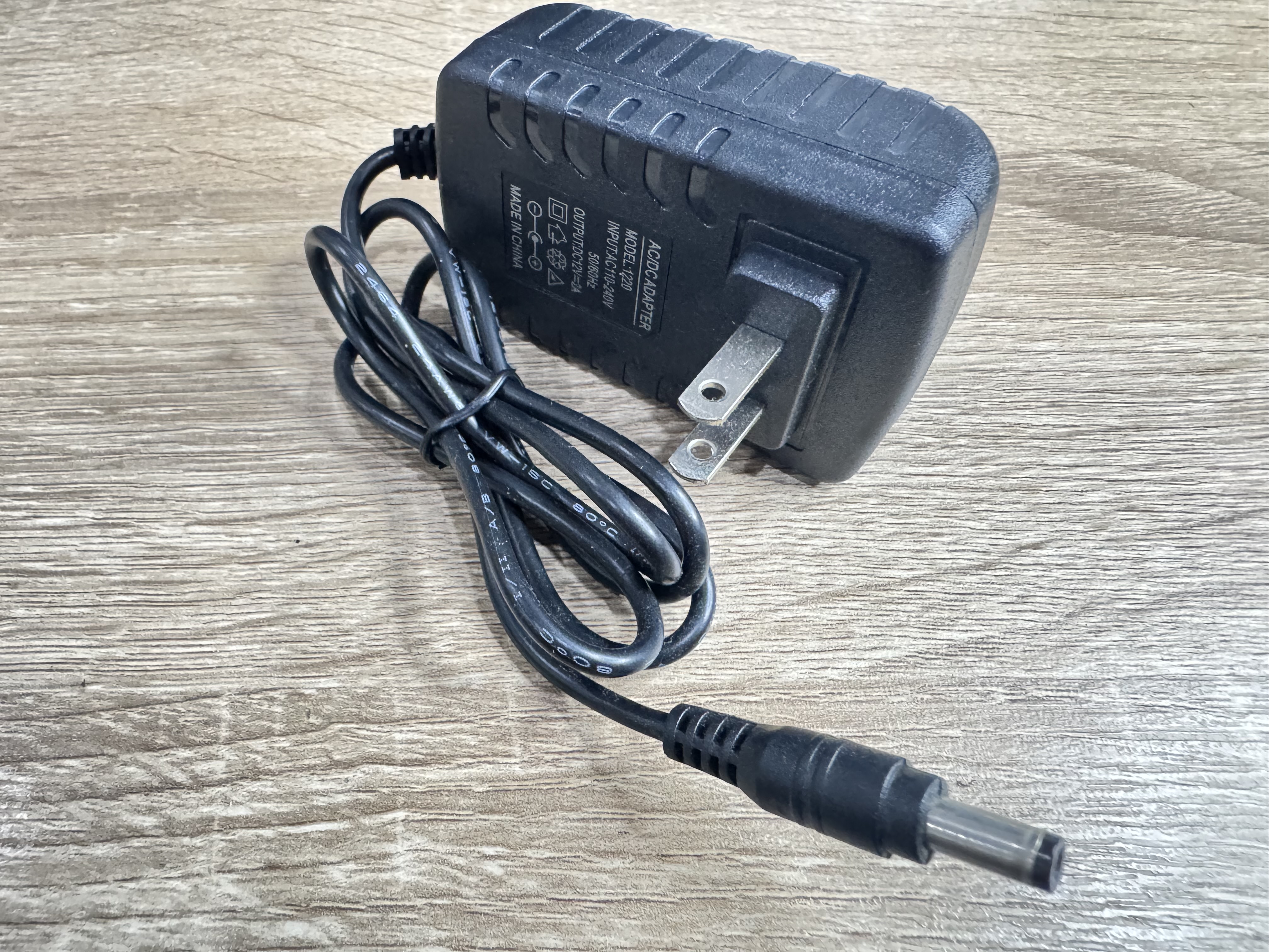 AC 110-240V to DC 12V 2A Universal Power Adapter Supply