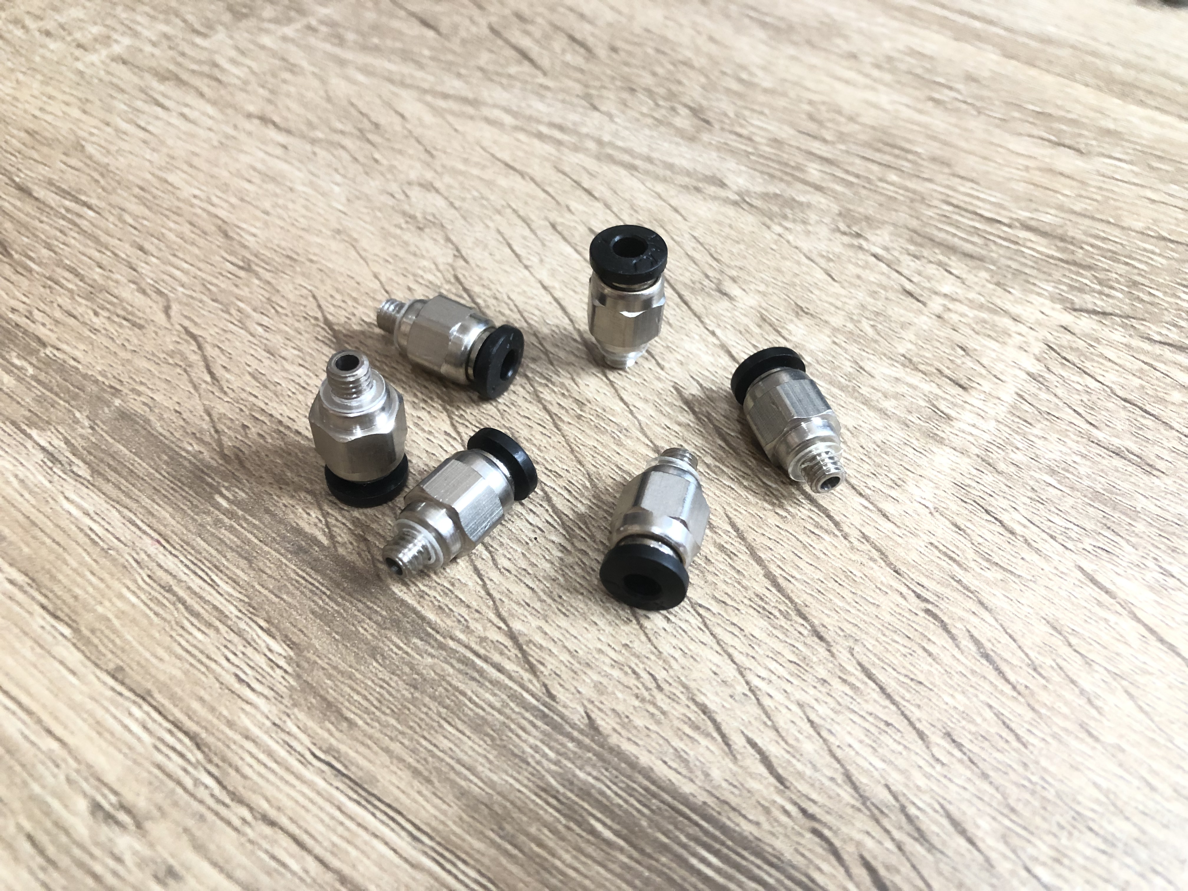 PC4-M5 สี black pneumatic quick joint thread through tracheal 3d printer j-head hot head extruder feeding pipe