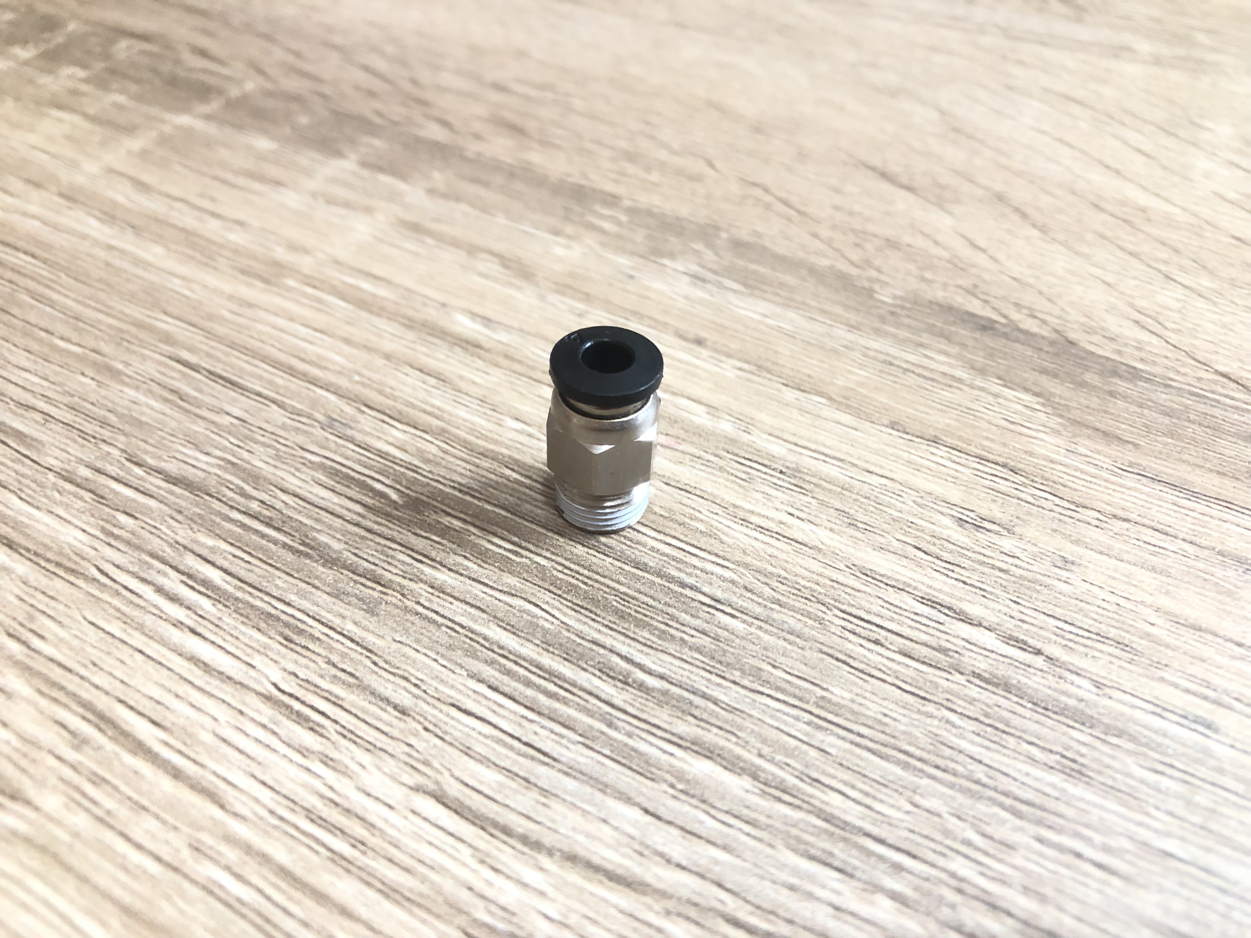 PC4-01 สี black pneumatic quick joint thread through tracheal 3d printer j-head hot head extruder feeding pipe