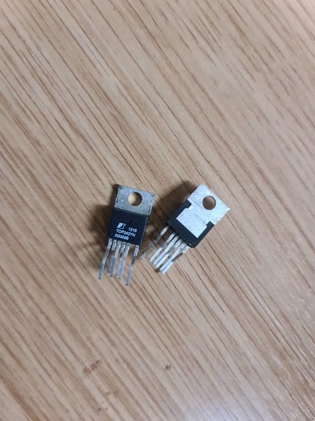 0000876 IC TOP242YN ไอซี TOP 242 YN ไอซี ภาคจ่ายไฟ สินค้าในไทย ส่งไวจริง ๆ