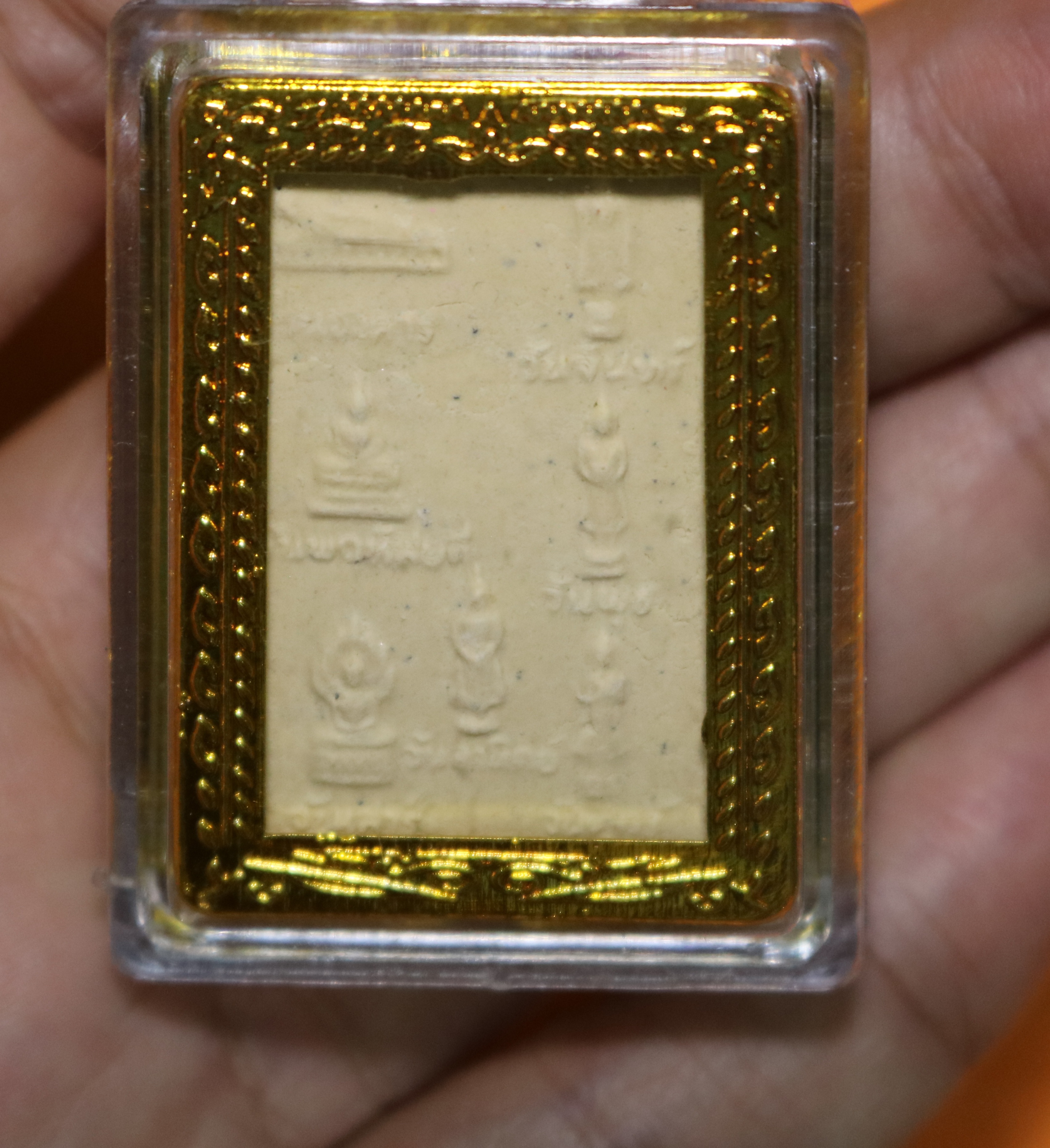 วัดท่าการ้อง ที่ระลึกทำบุญ ในโบสถ์หลวงพ่อยิ้ม