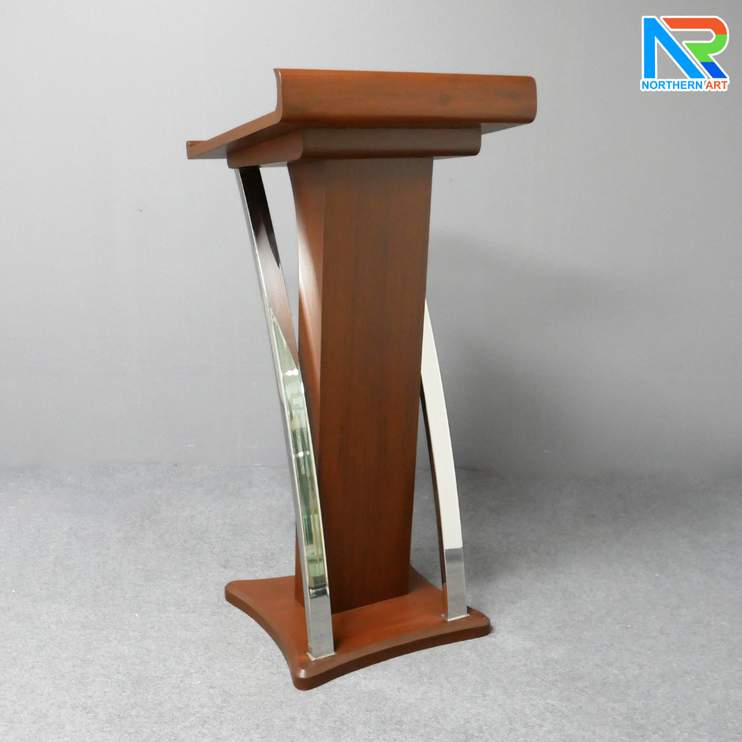 โพเดียมไม้ สีโอ๊คแดง ตกแต่งสแตนเลสเกรด304 ขนาด (W) 55 x (L) 50 x (H) 120 cm.