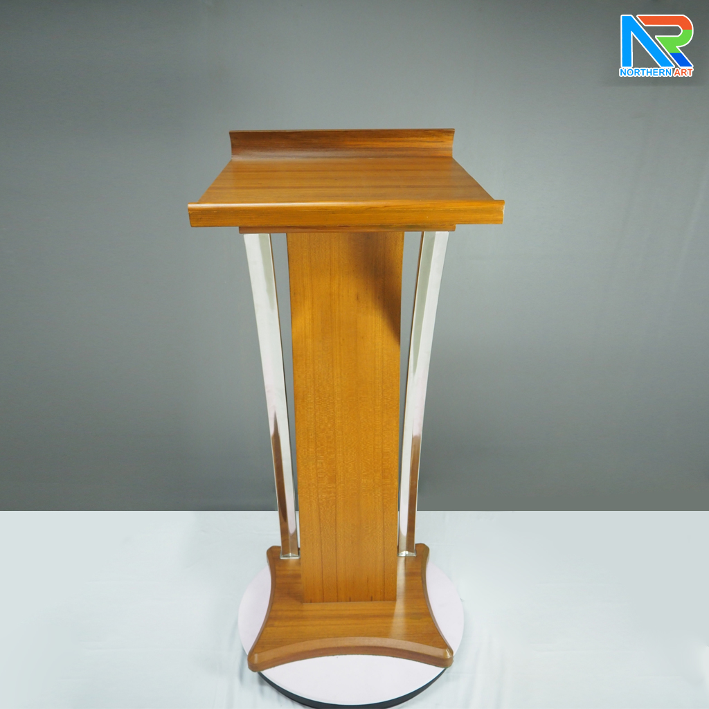 โพเดียมไม้ สีสัก ตกแต่งสแตนเลสเกรด304 ขนาด (W) 55 x (L) 50 x (H) 120 cm.