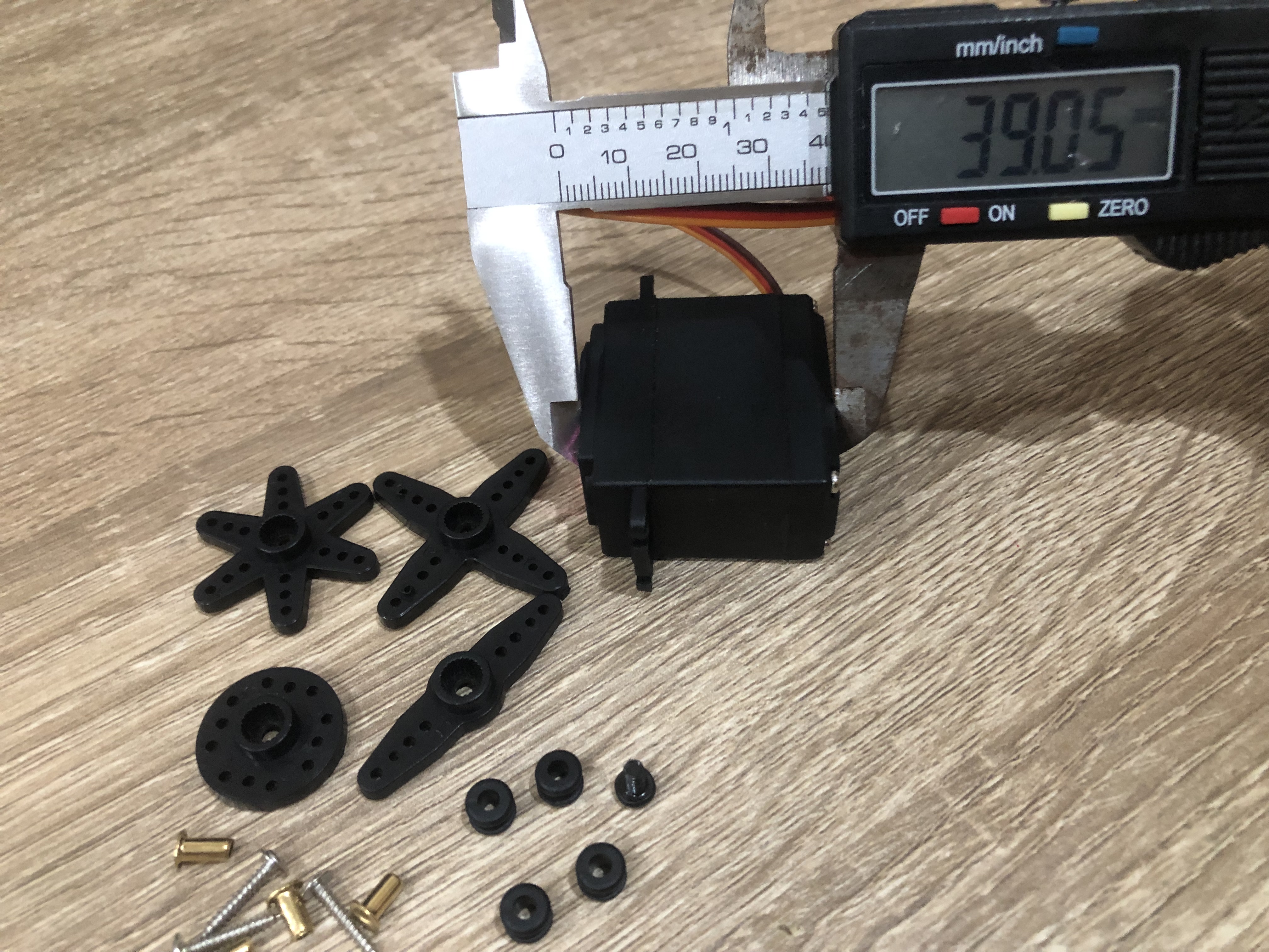 MG996R Digital Servo Motor Metal Gear for RC Model Helicopter Boat Car (360 Degree)