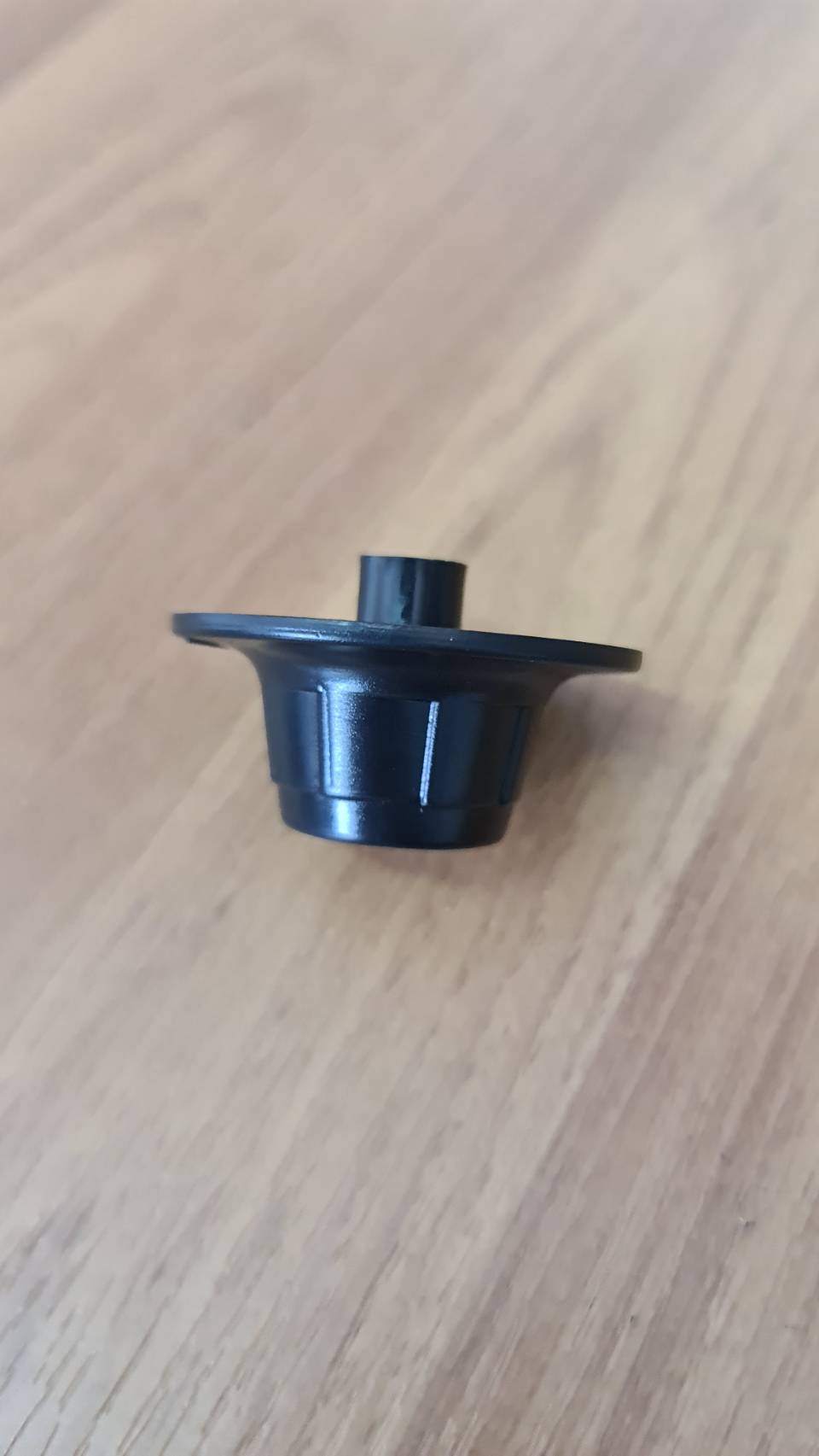 0000425 ฝา ฝาล็อค ฮาตาริ ใบพัดลม จุกปิดใบพัดลม Hatari 12" 14" 16" 18" ฝาล็อก ใบพัดฮาตาริ ตัวล็อค Fan ฺBlade Lock