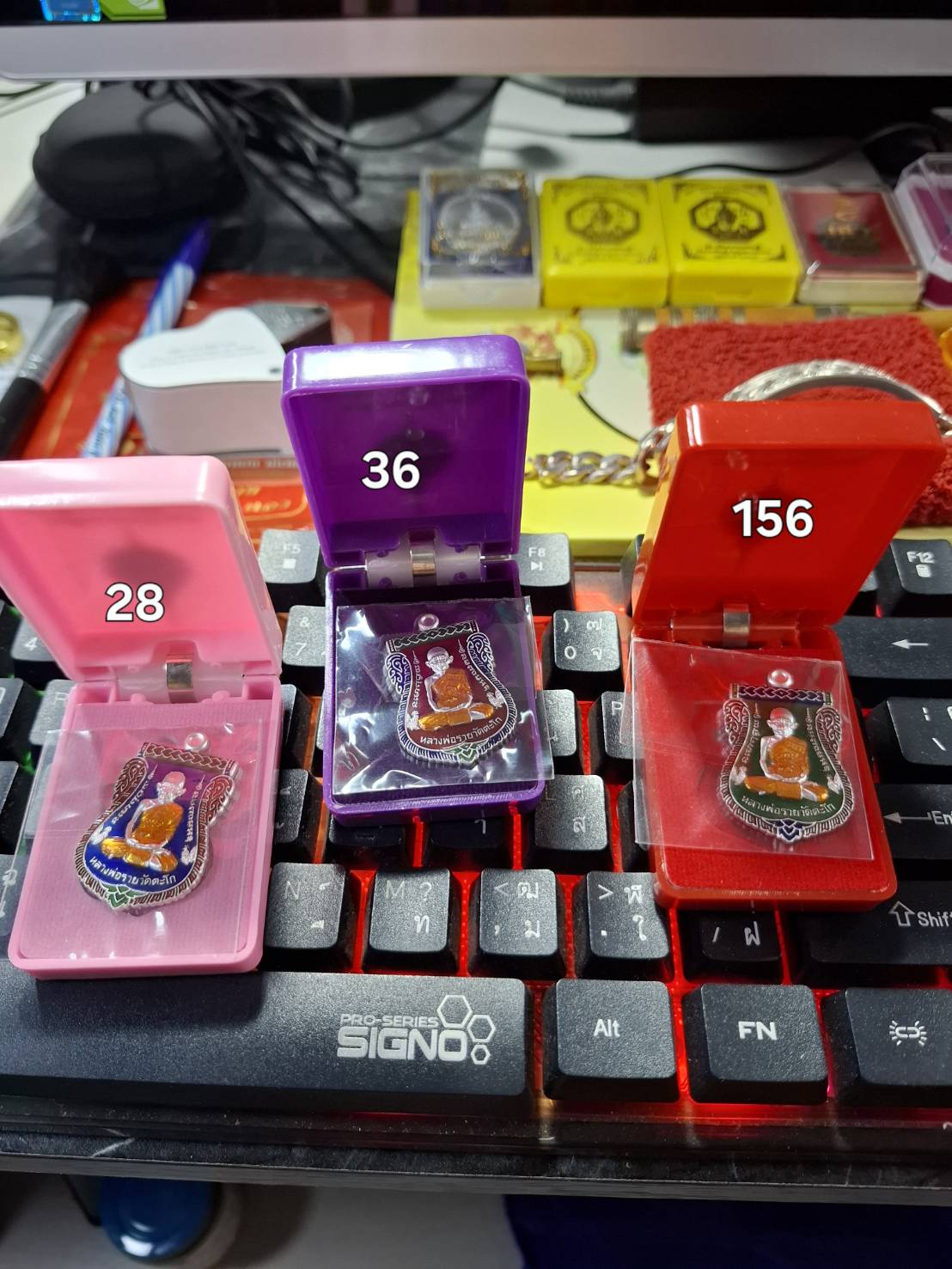 รุ่นแรก หลวงพ่อรวย รุ่นเลื่อนสมณศักดิ์พระอาจารย์แก้ว รุ่นแรก ลงยาแดง กะไหล่เงิน วัดตะโก อยุธยา