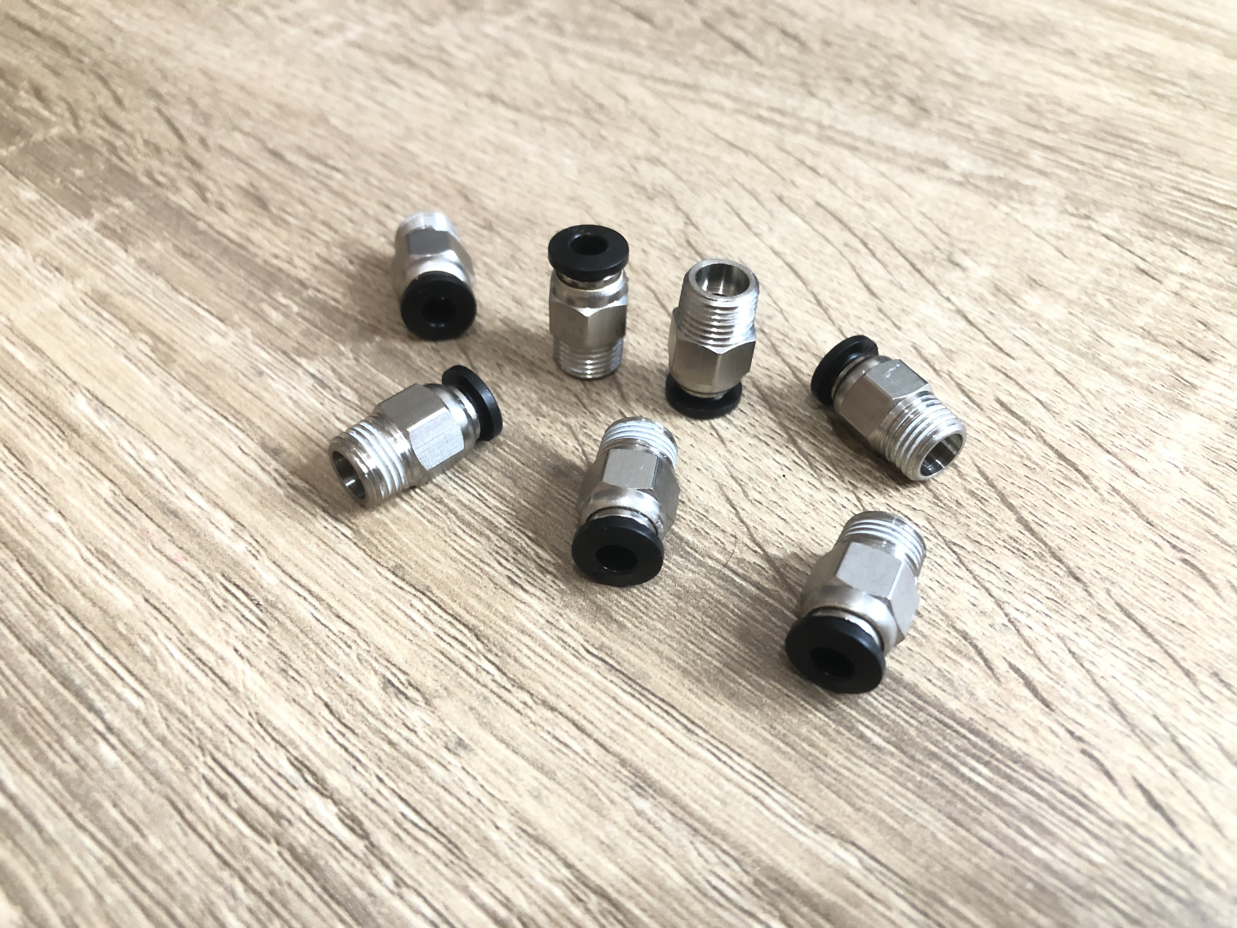 PC4-01 สี black pneumatic quick joint thread through tracheal 3d printer j-head hot head extruder feeding pipe
