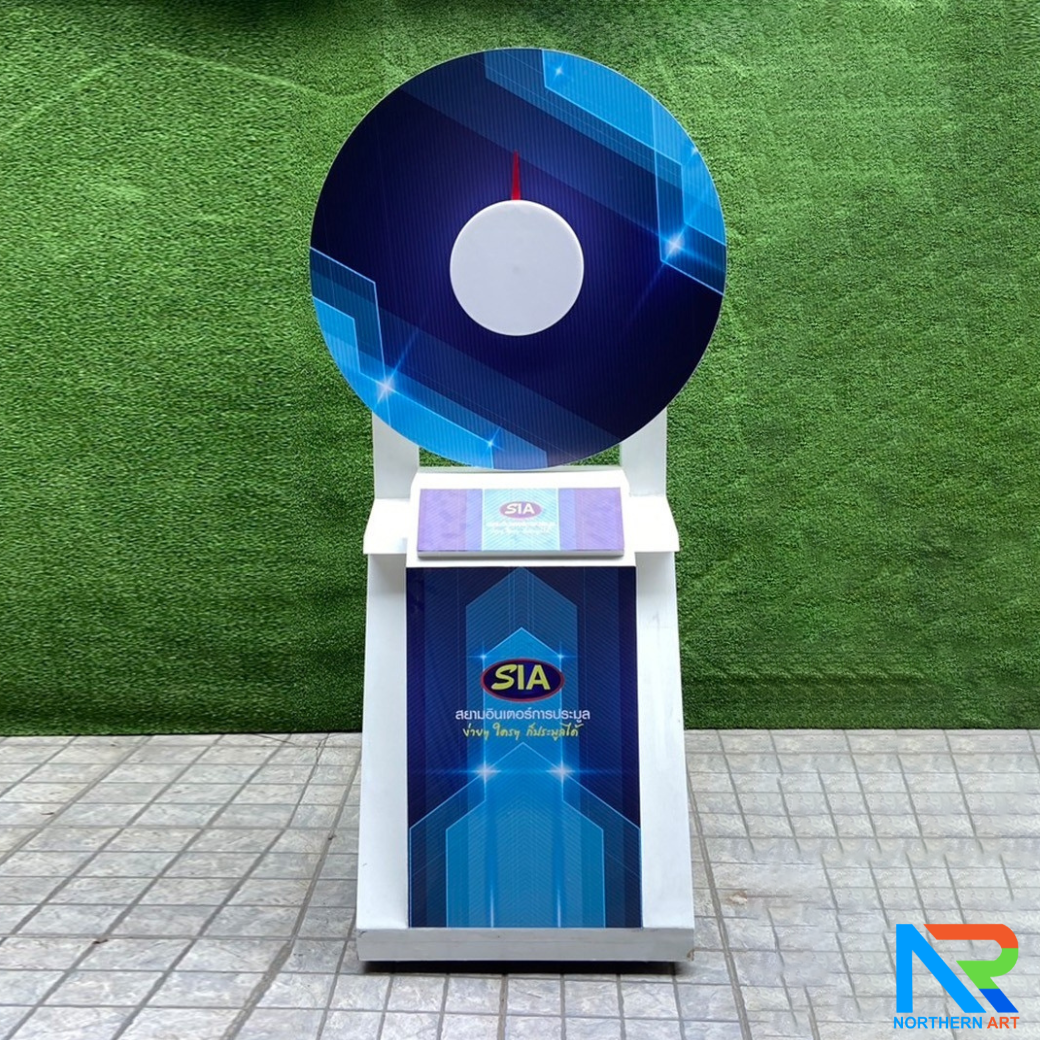 เช่าเกมส์วงล้อไม้ตั้งพื้น แบบหมุน ขนาดวงล้อ 80 ซม. สูง 161 ซม. พร้อมล้อเลื่อน มีตู้เก็บของ