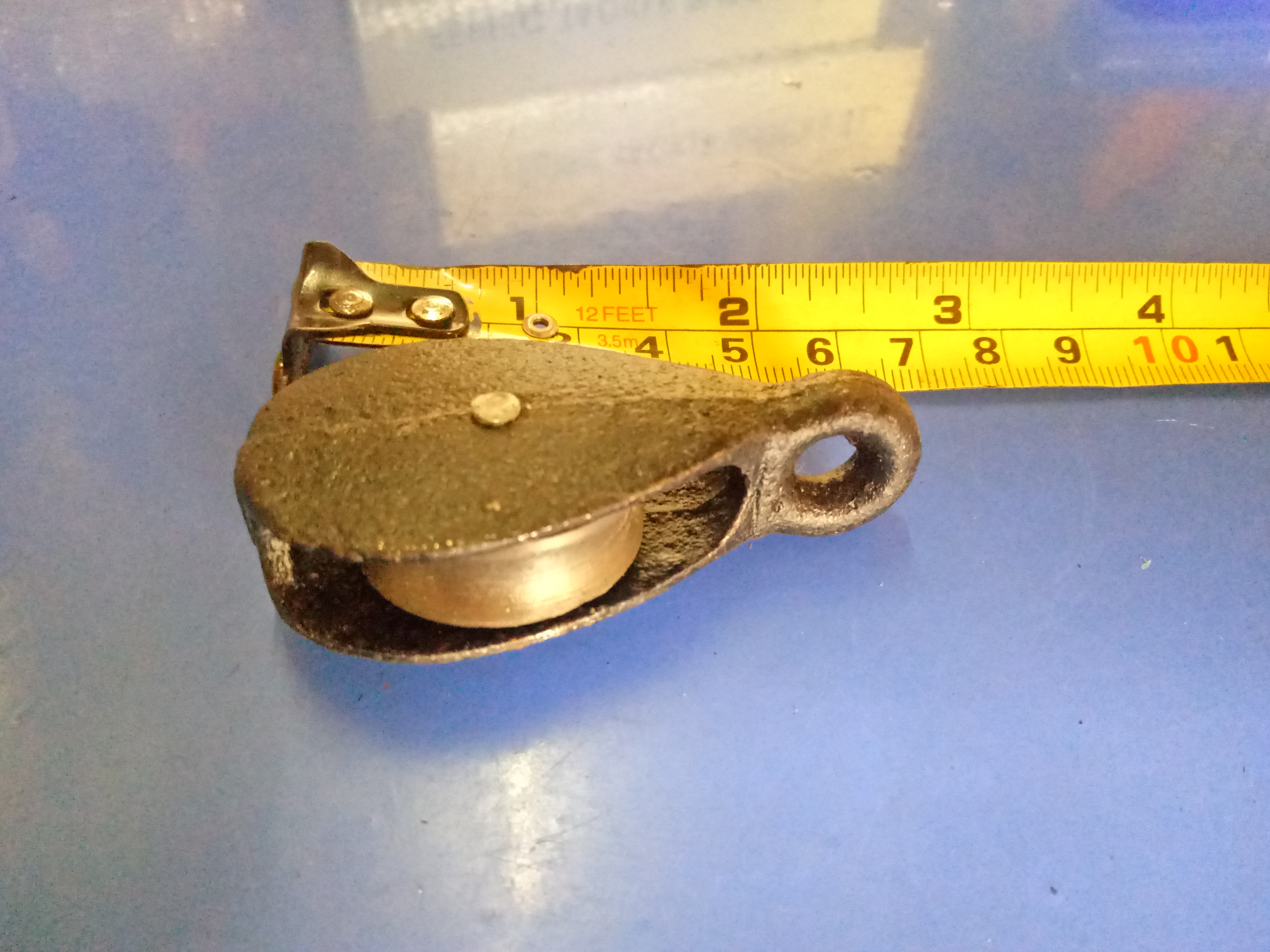 รอกสำหรับชักธงชาติ ขนาดยาว 2.5นิ้ว