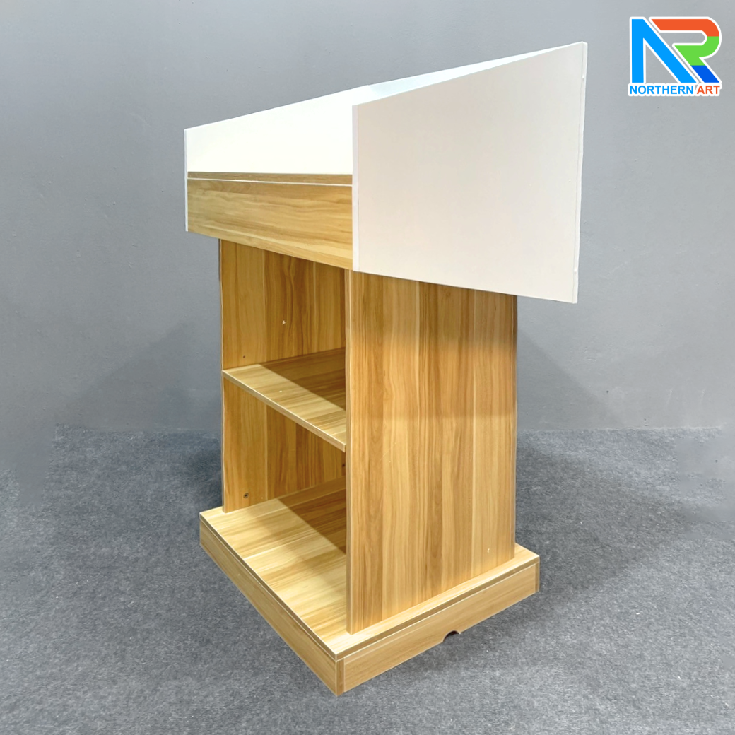 โพเดียมไม้MDF ทูโทน สีขาว และสีสักลายไม้ ขนาด (W)73 x (L)54 x (H)117 cm. พร้อมชั้นวาง