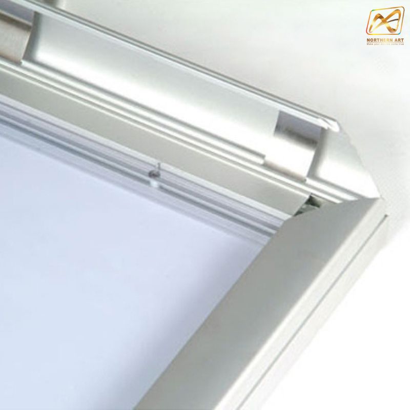 กรอบอะลูมิเนียม รุ่นA สีเงิน เฟรมเปิดออกได้ทั้ง4ด้าน ใส่งานพิมพ์ได้ง่าย (สั่งผลิตตามขนาดที่ต้องการได้)