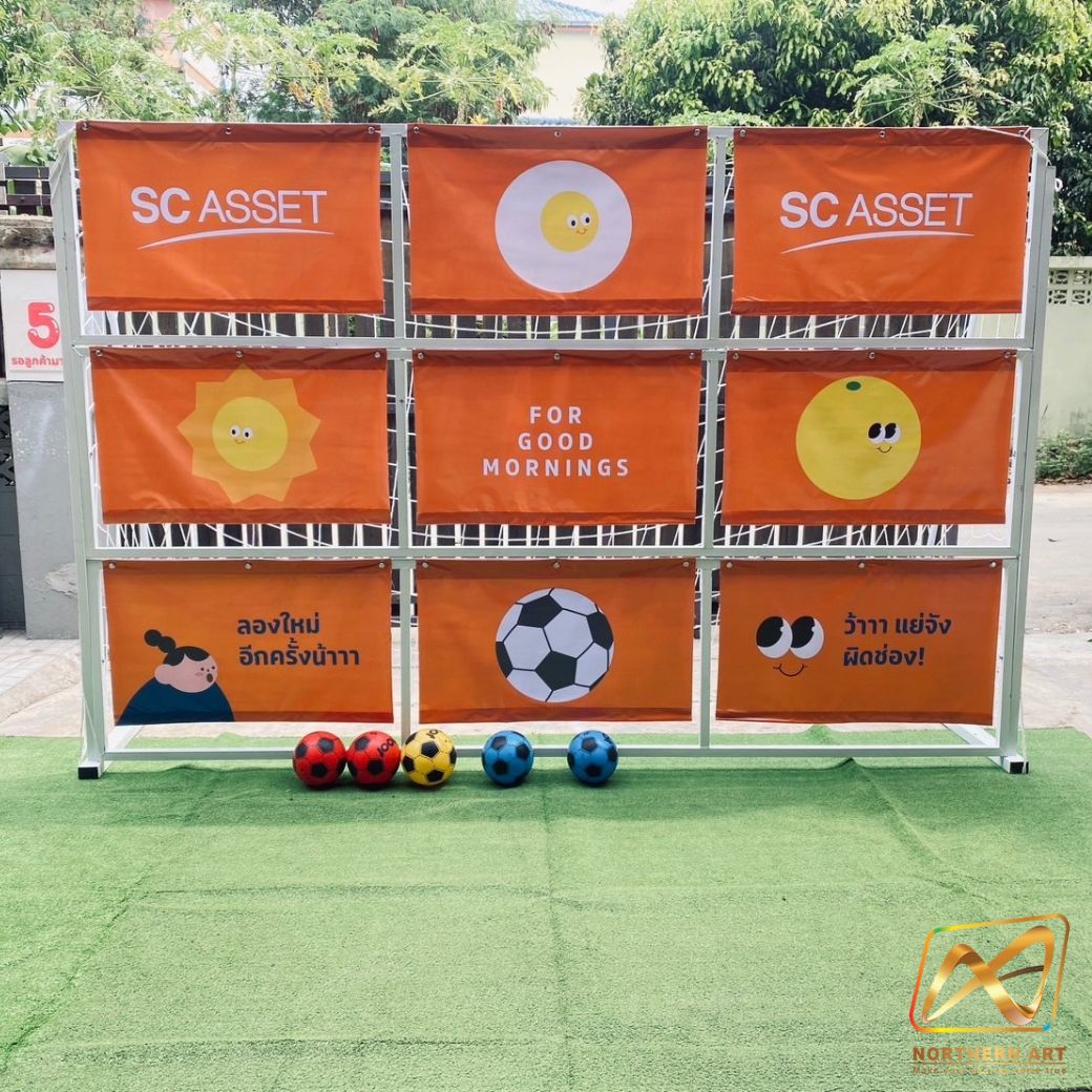 เกมส์ฟุตบอล ขนาด (W)303 x (D)99.5 x (H)200 cm.โครงเหล็กสีขาว พร้อมป้ายเลข 1-9 แถมลูกบอล 2 ลูก