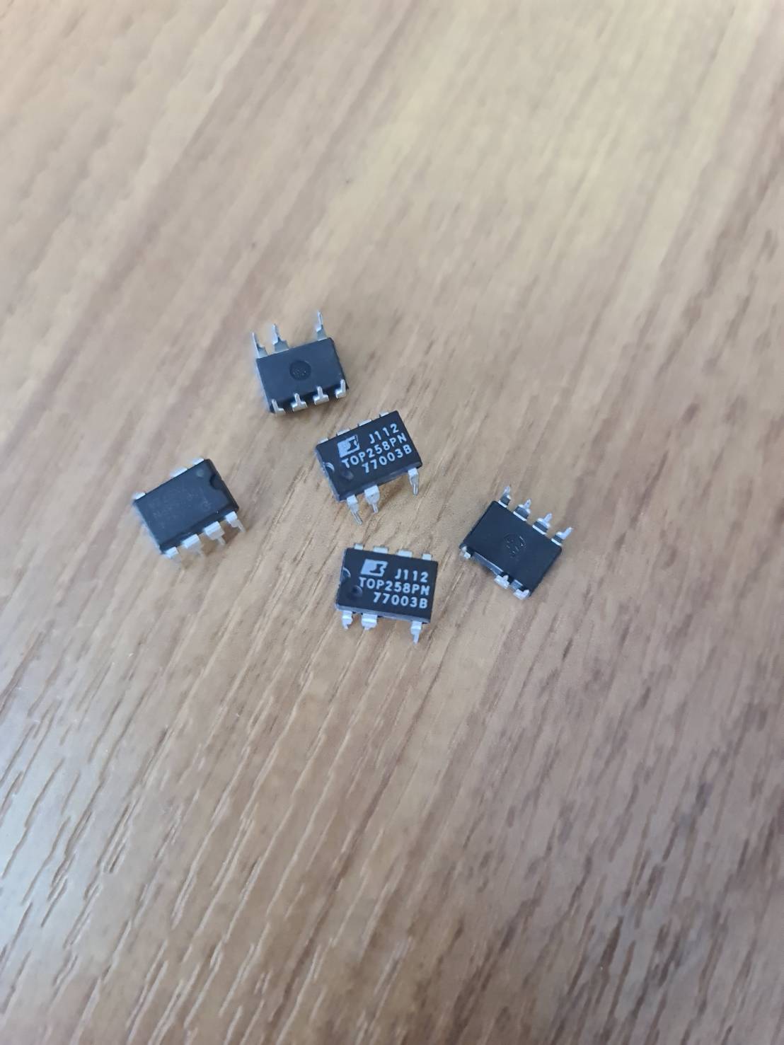 0000296 IC TOP258PN TOP258 ไอซี จอแอลซีดีพลังงานทั่วไปชิปDIP-7 TOP258 TOP258PN