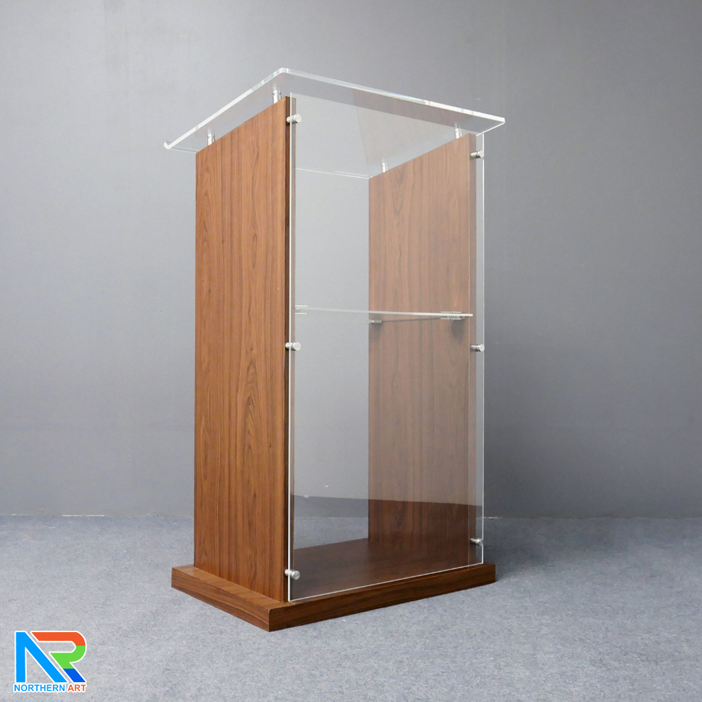 โพเดียมไม้ TOPอะคริลิคใส ปิดผิวลามิเนตลายไม้ สี WALNUT ขนาด (W)70 x (D)54 x (H)119 cm. พร้อมชั้นวางของอะคริลิคใส