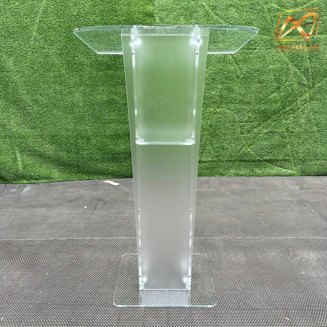 โพเดียมอะคริลิคใส รุ่น AC-12 ด้านหน้าอะคริลิคฝ้า TOP เอียง ขนาด(W)60 x (L)45 x (H) 113 cm.