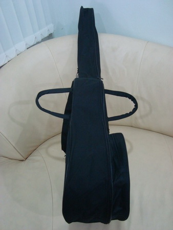 กระเป๋ากีต้าร์โปร่ง แบบผ้า ของใหม่ ใส่กีต้าร์โปร่งได้ทุกยี่ห้อ มีช่องเก็บสาย ขายถูก