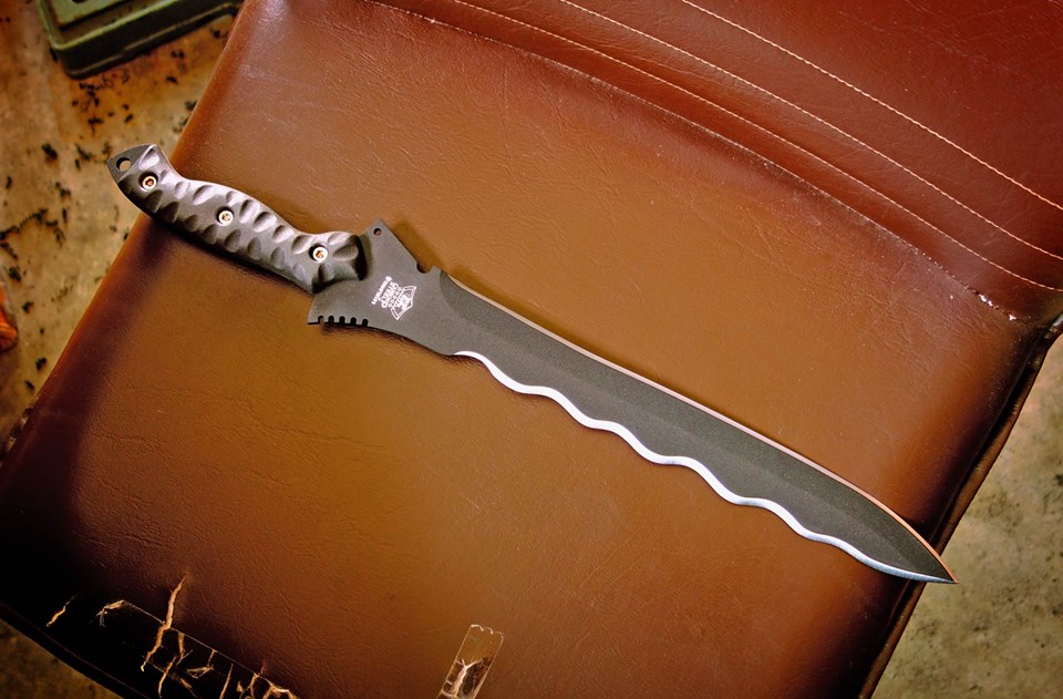 กริช/ฟ้าทะลายโจร มีดเด็กเกอร์2คม งานประยุกต์ สไตล์แทคติคอล รูปทรงดุดัน งานHandmade by PPKNIFE