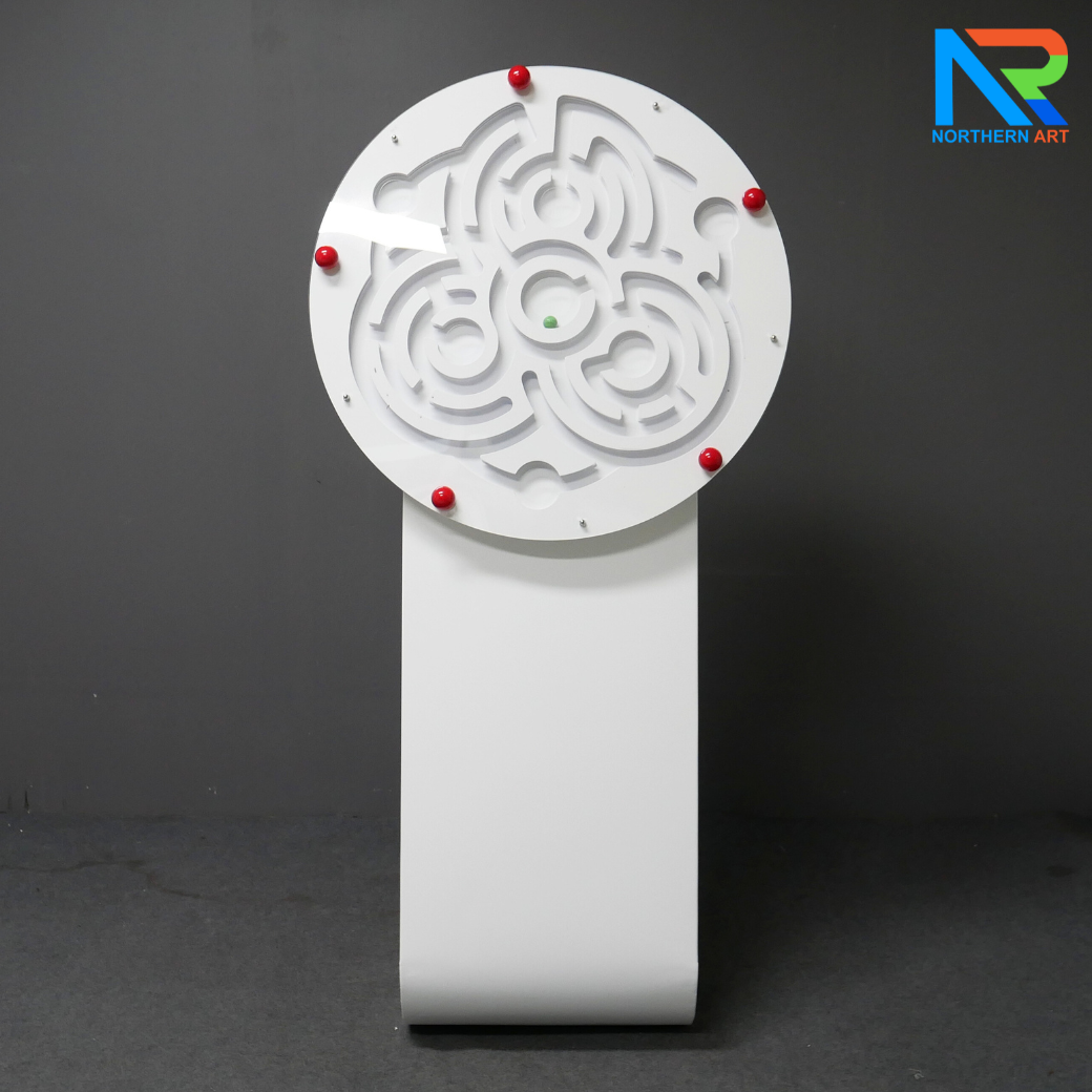 เกมส์เขาวงกตตั้งพื้น ขนาดวงล้อ 80 cm. พร้อมลูกแก้ว 3 ลูก