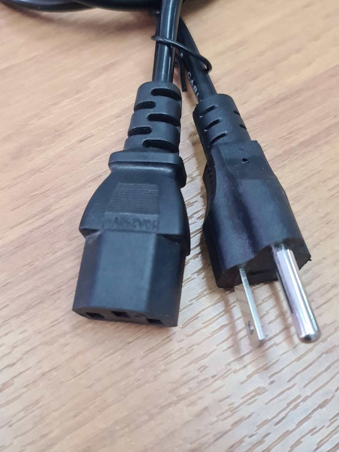 0000170 ปลั๊ก สาย สายไฟ 6 เหลี่ยม 3 รู กระทะไฟฟ้า หม้อหุงข้าว สายคอม สายปลั๊ก