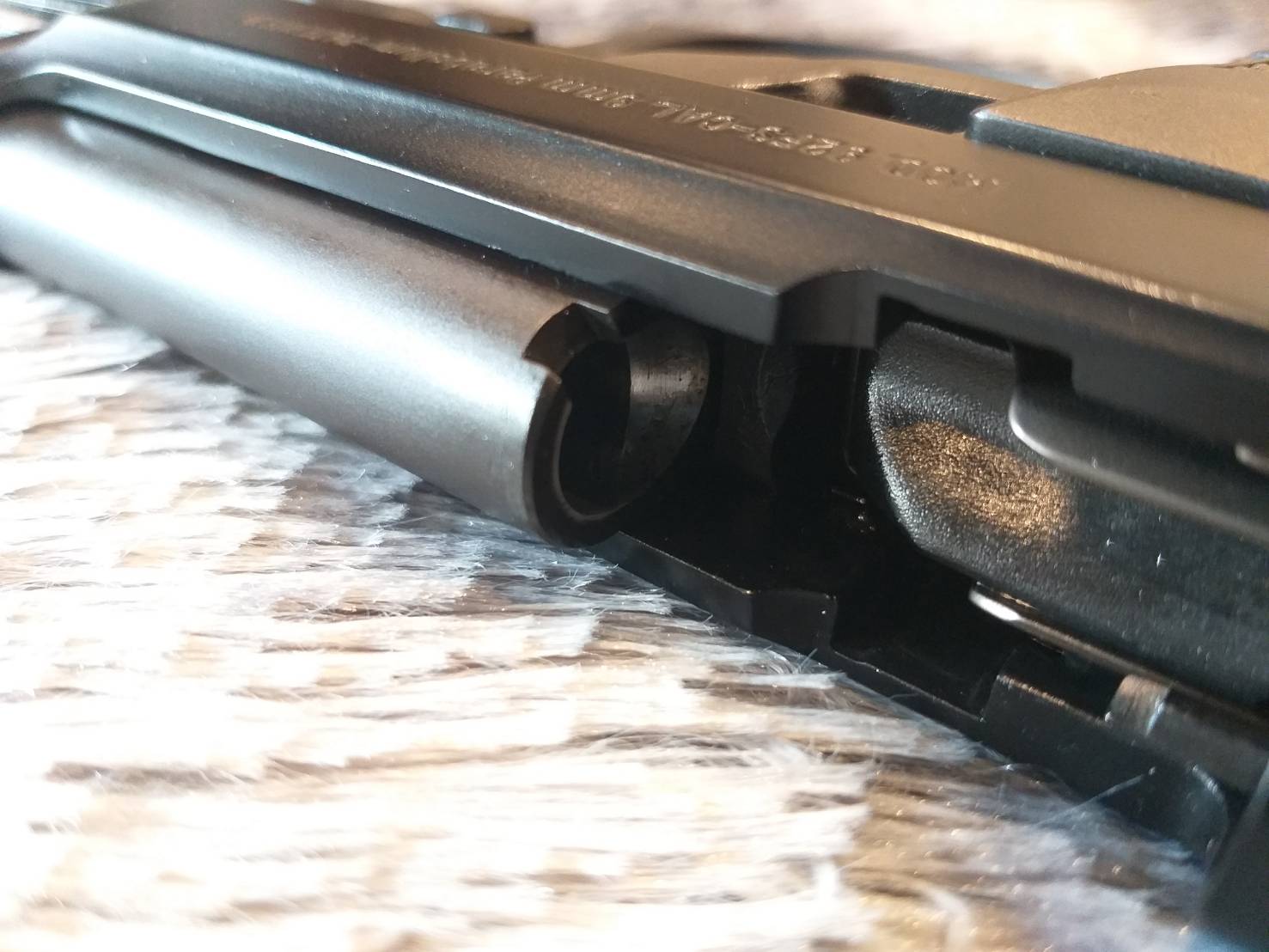 [ปืนฝากขายมือสอง] Beretta M9A1 สภาพดีสวยๆ ดำดุเดิมๆ เจ้าของดูแลดี น้ำมันถึงดูแลถึง **รับประกันเช่นเดิมเอกสารและตัวปืน**