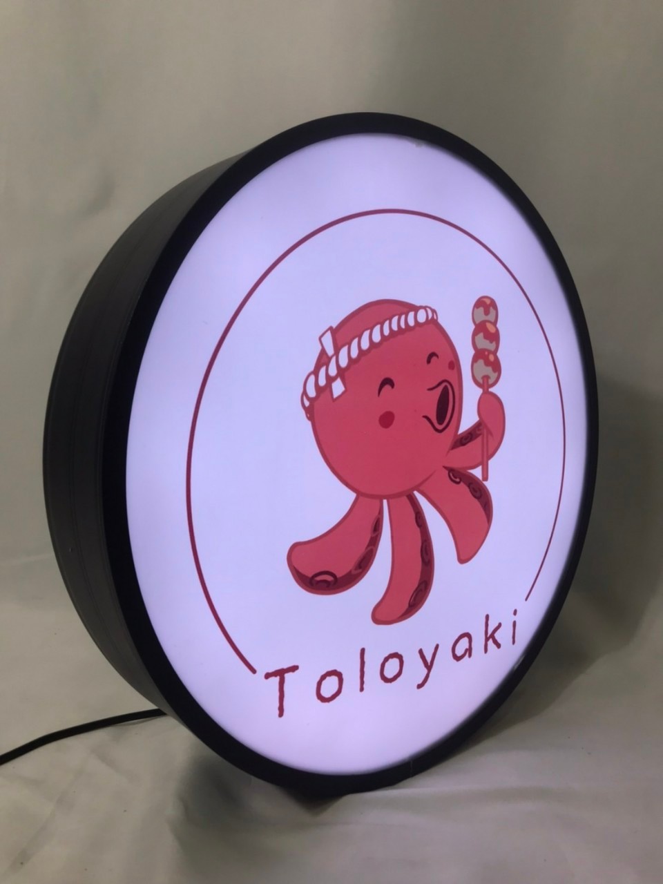 ตู้ไฟLED วงกลม 1 หน้า ขอบสีดำ หน้าเรียบ พร้อมอะคริลิคสีขาว (ราคาเฉพาะโครงตู้ไฟ ไม่รวมงานพิมพ์ )