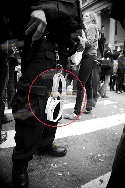 กุญแจมือสาย Cable Ties (เคเบิ้ลไทร์รัดข้อมือ) (Cable Ties Handcuffs) (Plastic Handcuffs) (Zip Ties Handcuffs) รุ่น B02