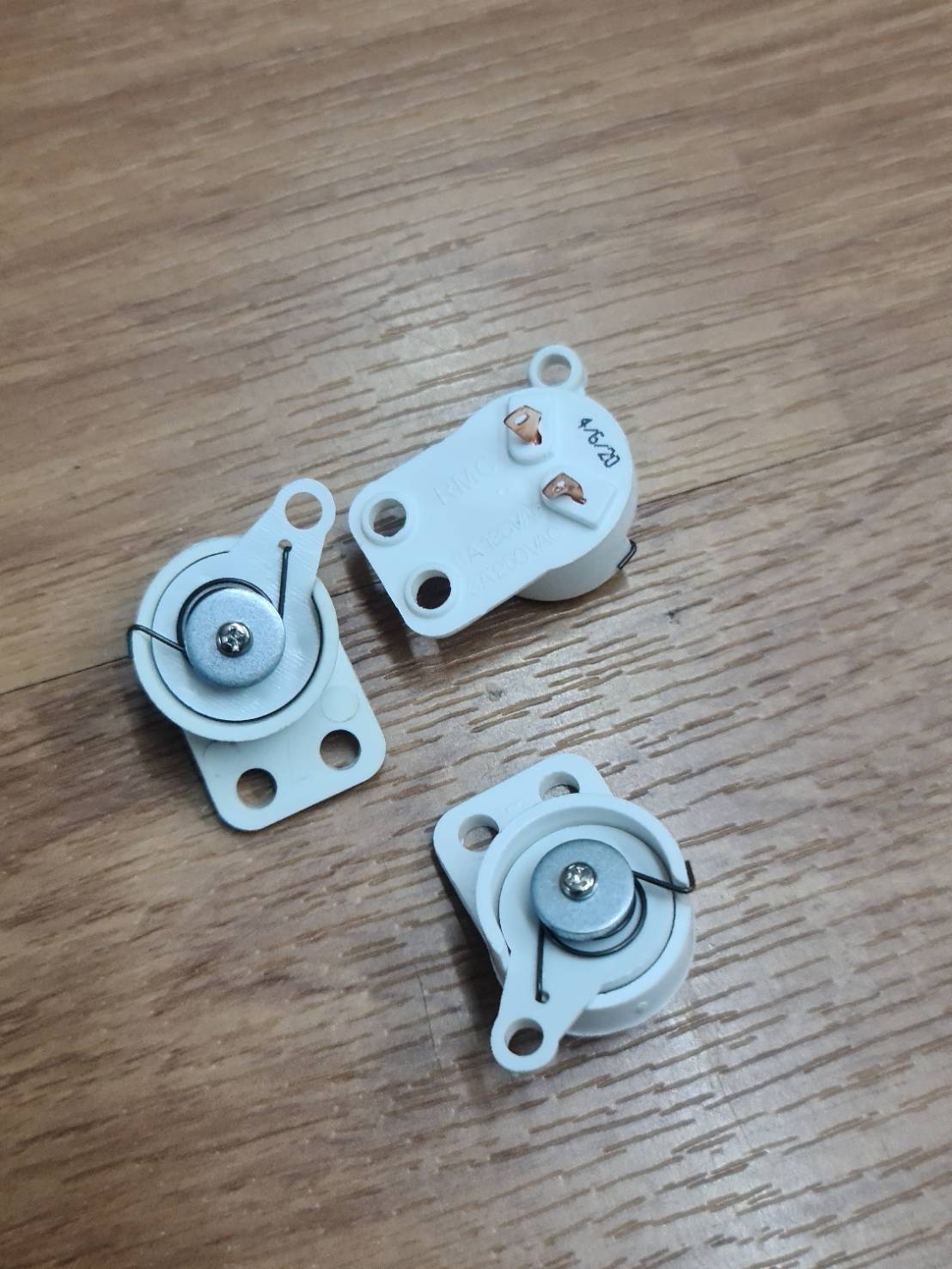 0000743 สวิตซ์ส่าย พัดลม Swing switch สวิตซ์ดึงส่าย สวิตซ์กระตุก สวิตซ์พัดลมผนัง ฮาตาริ Hatari 3A250V อะไหล่พัดลม