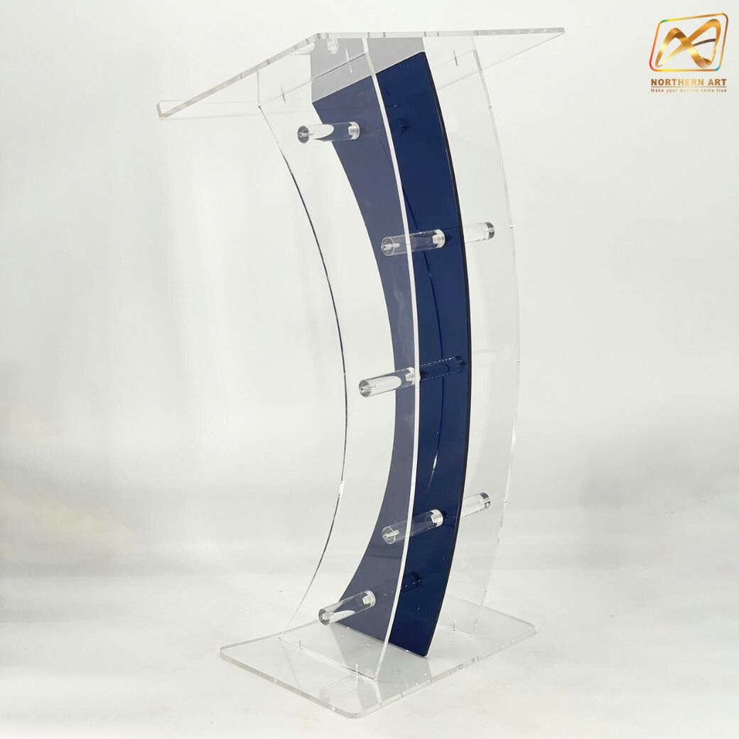 โพเดียมอะคริลิคใส และอะคริลิคสีน้ำเงิน ขนาด(W)60 x (L)42 x (H)113 cm. TOP เอียงพร้อมกันตก